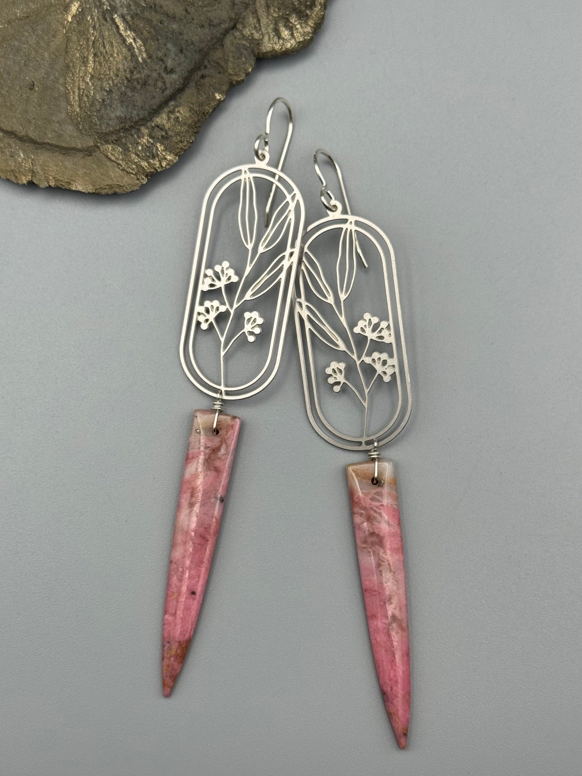 •LIL' YARROW• rhodonite in quartz fang + silver earrings