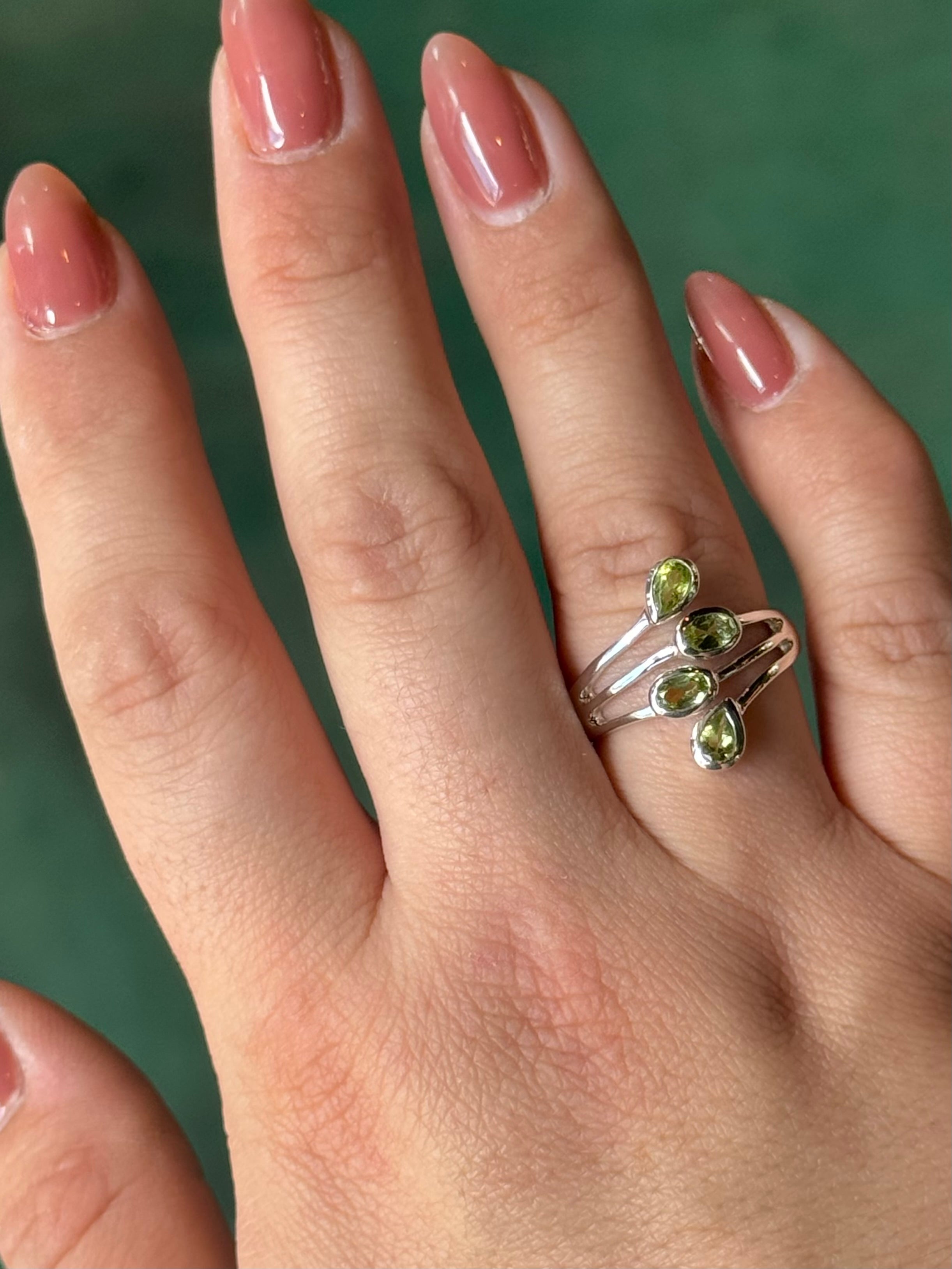 •PERIDOT - QUARTET• split band silver ring (various sizes)