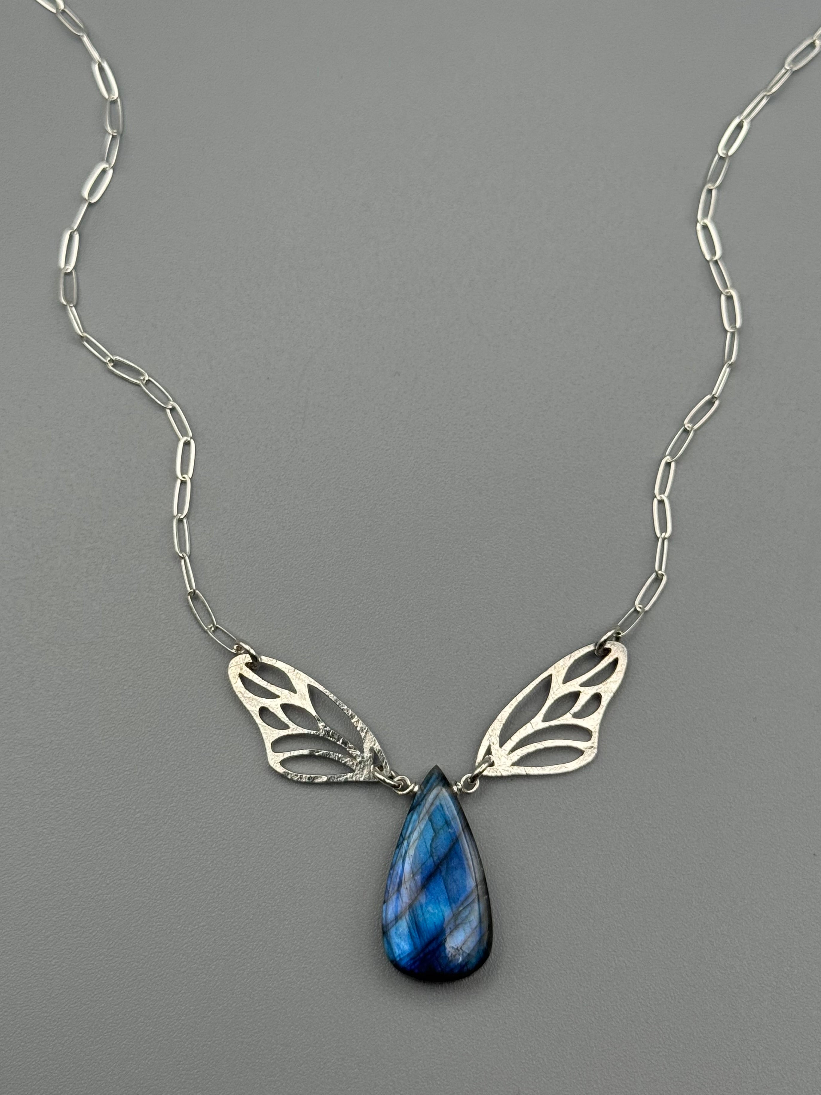 •METAMORPH• labradorite + silver necklace (16"-18" long)