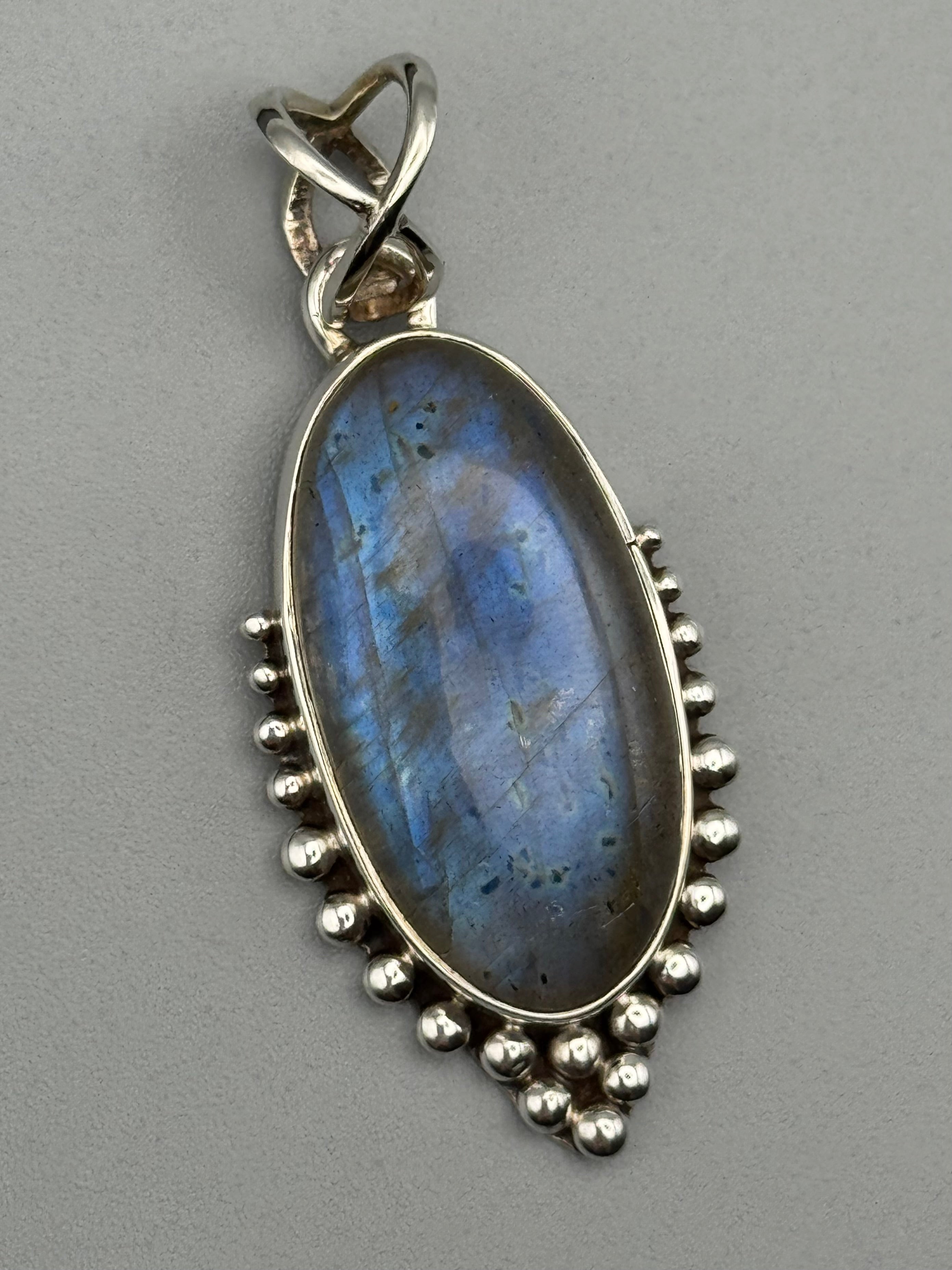 •LABRADORITE - OVAL• dotted bezel silver pendant