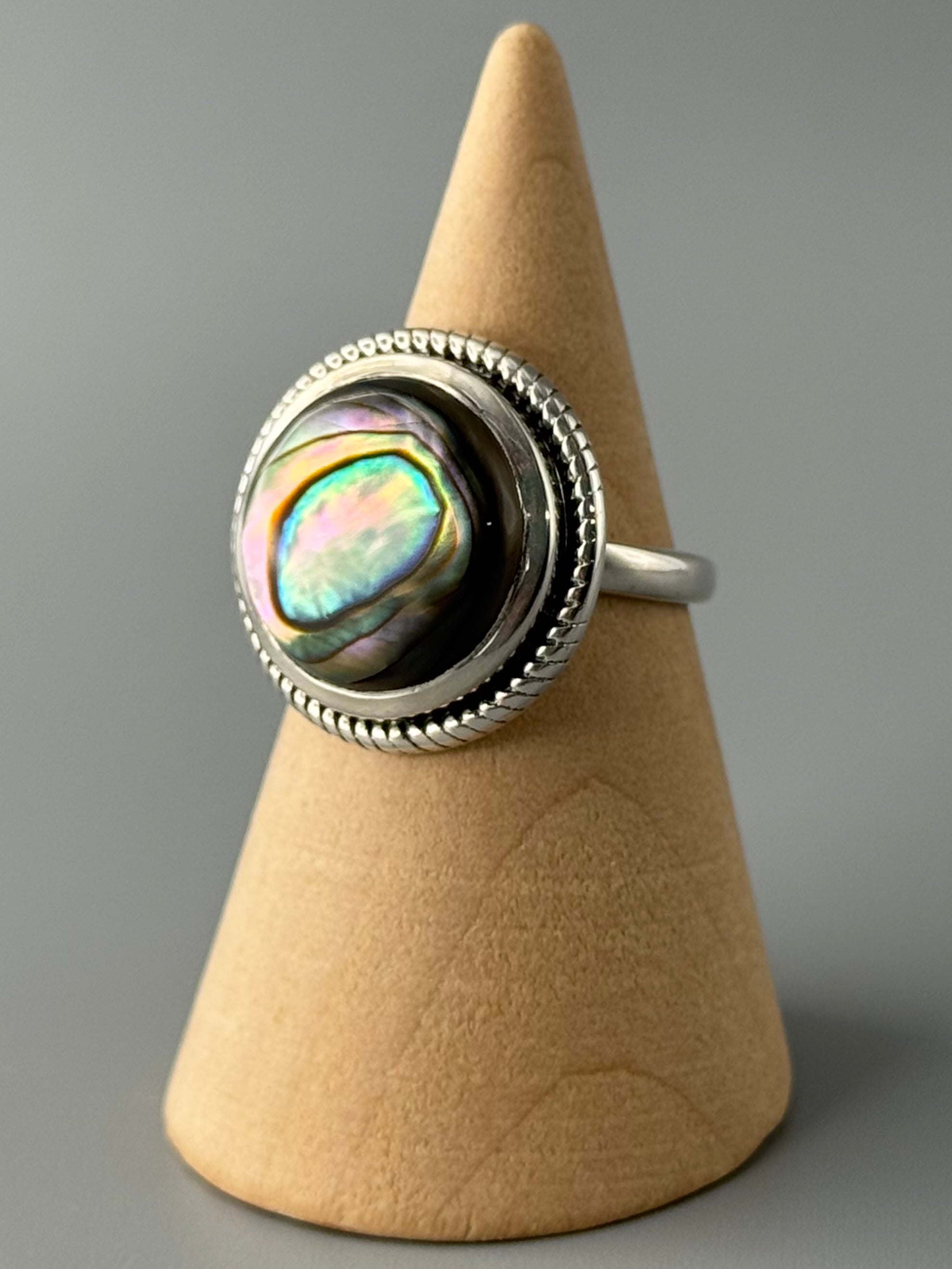 •ABALONE SHELL - ROUND• rope bezel silver ring (various sizes)