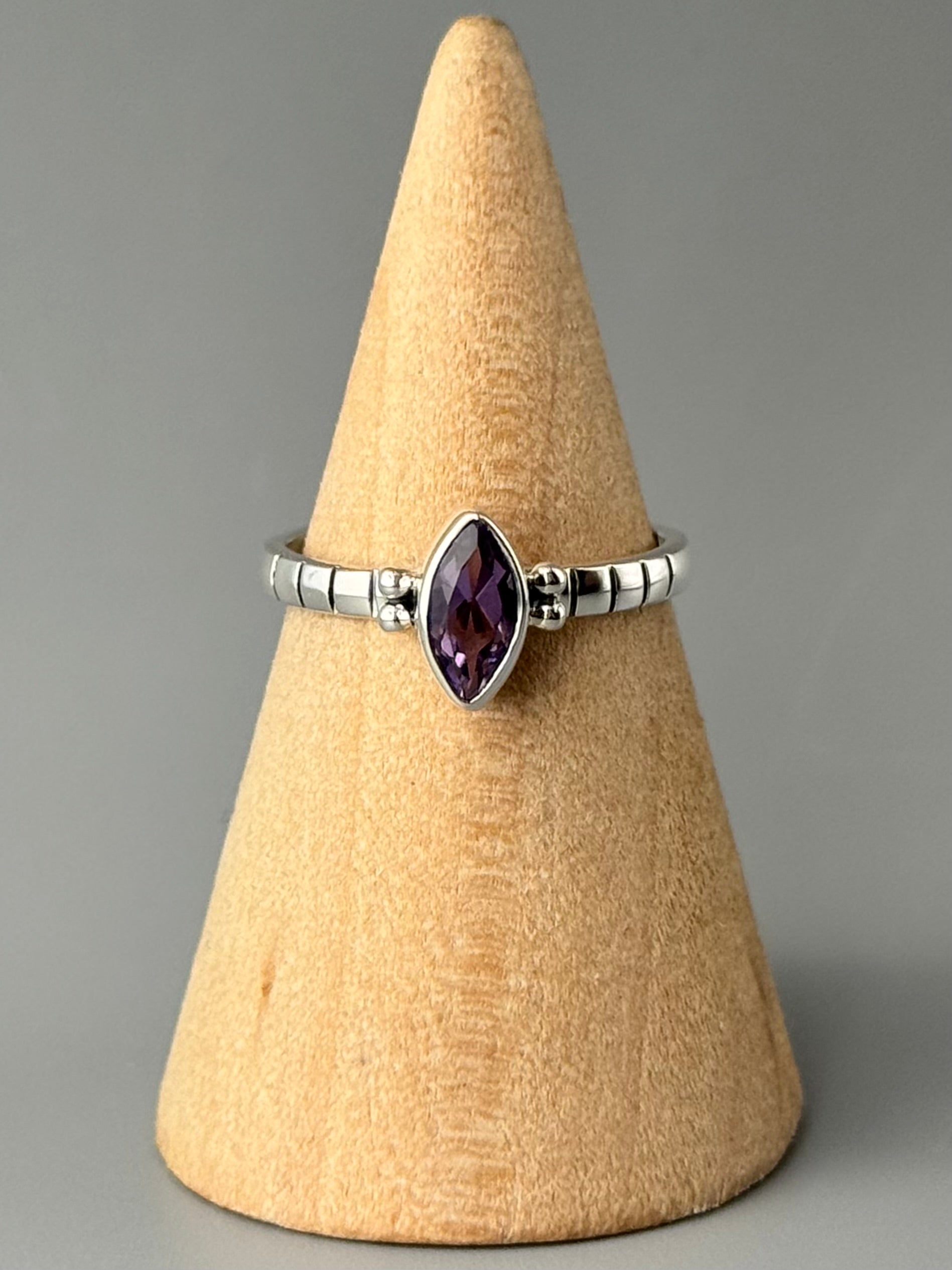 •AMETHYST - NOTCHED• sterling silver ring (various sizes)
