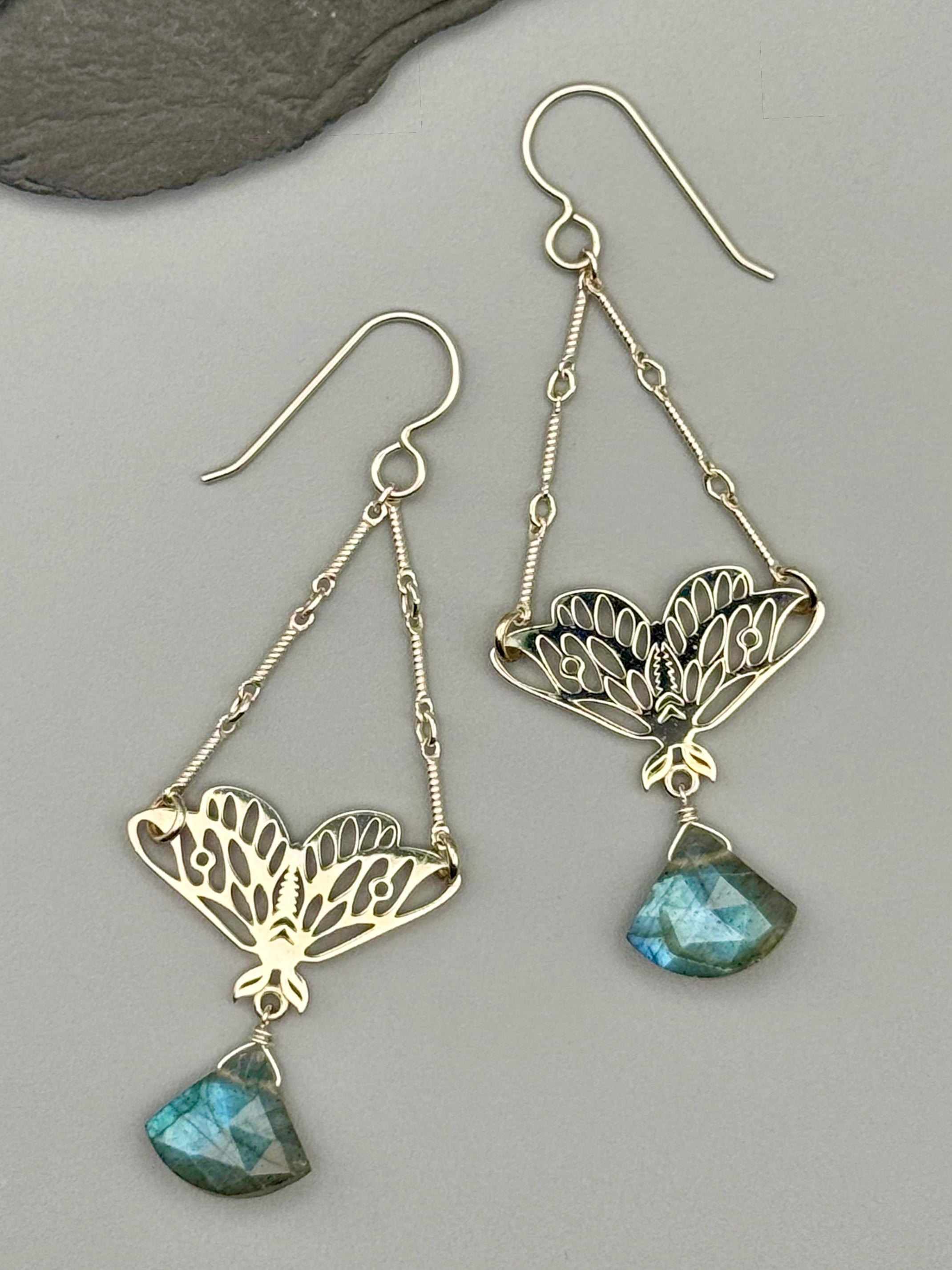 •GUIDE• labradorite + silver earrings