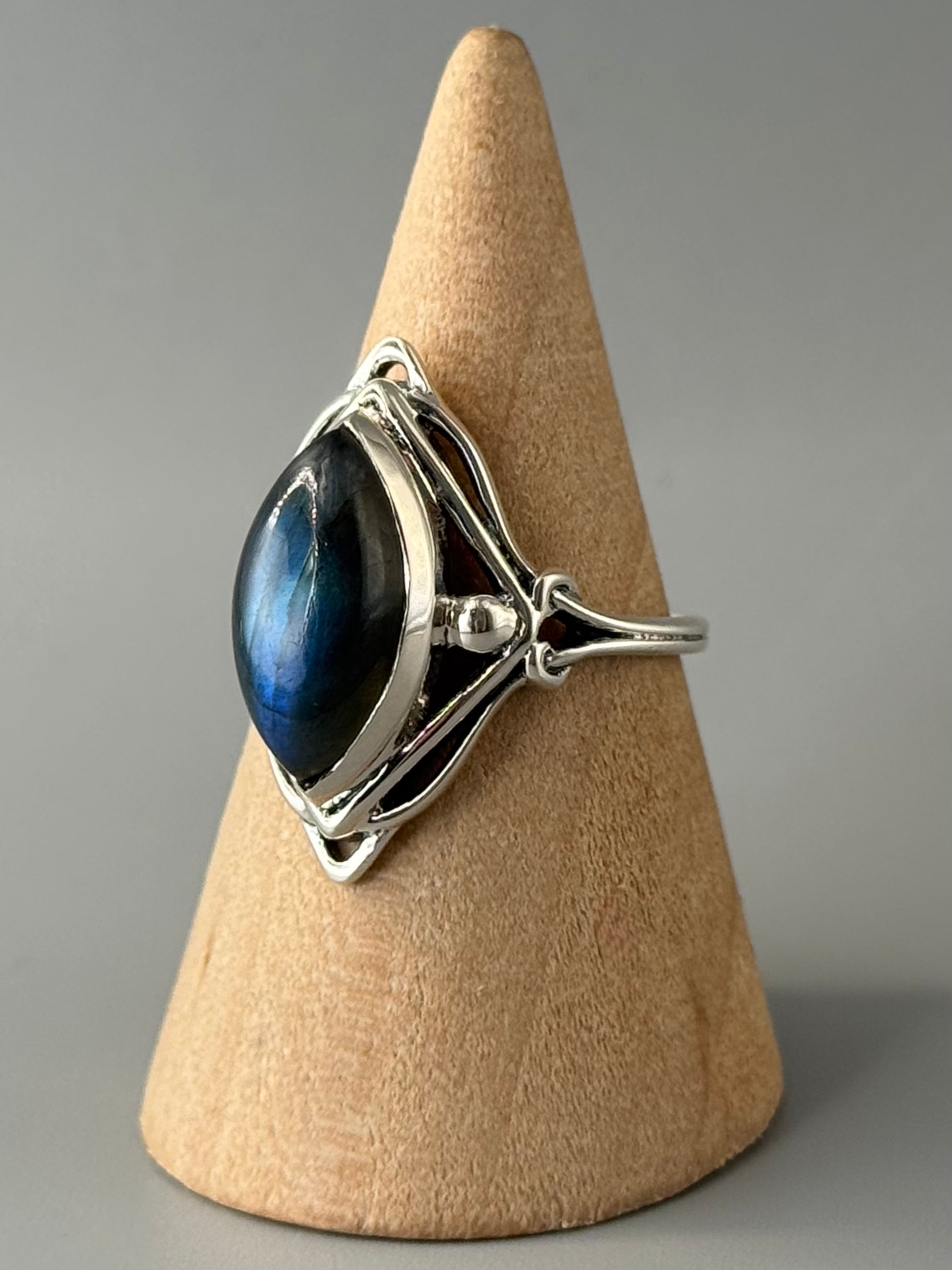 •LABRADORITE - LOTHLÓRIEN• sterling silver ring (various sizes)