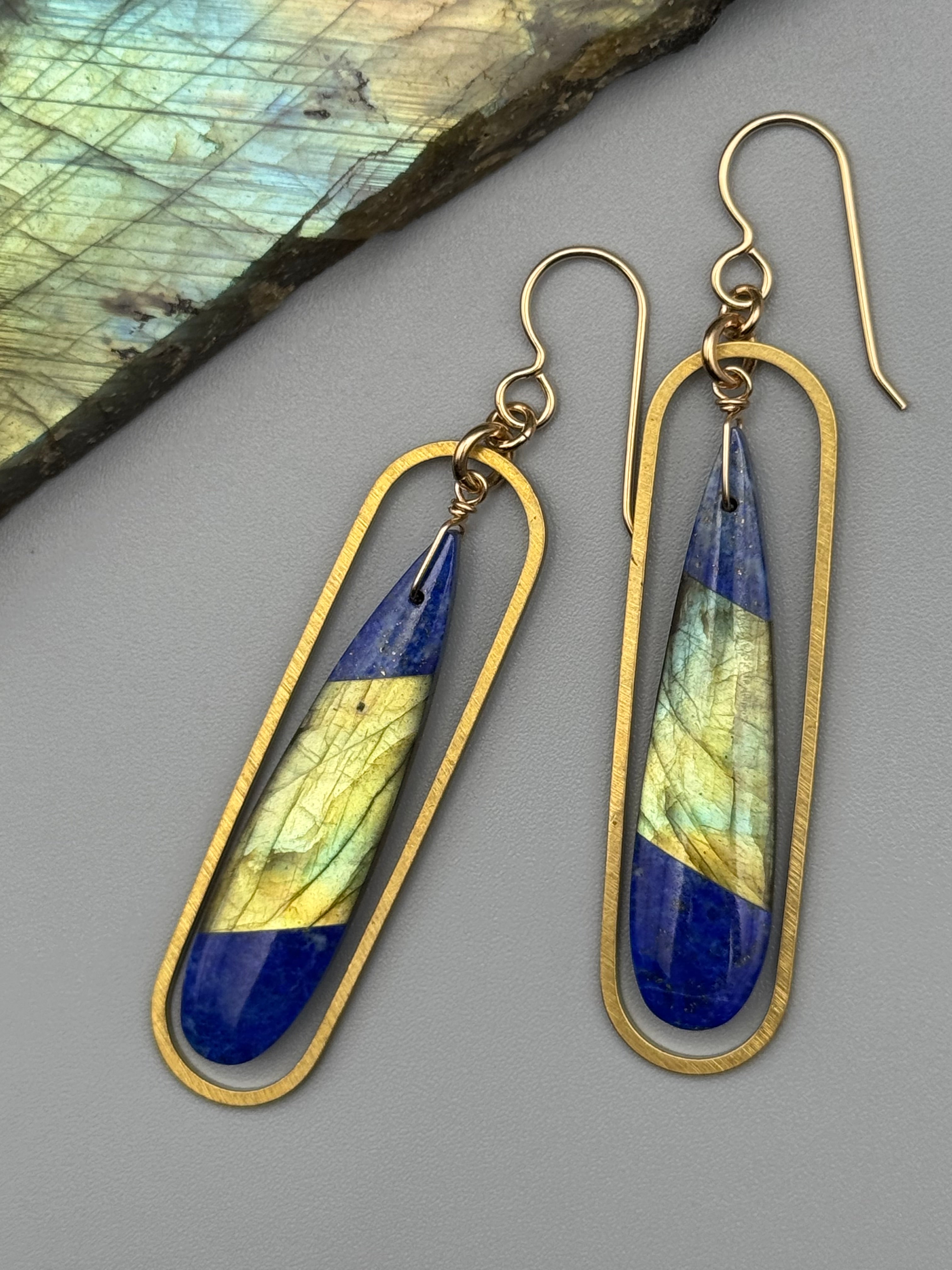•PENDULUM• intarsia + gold earrings