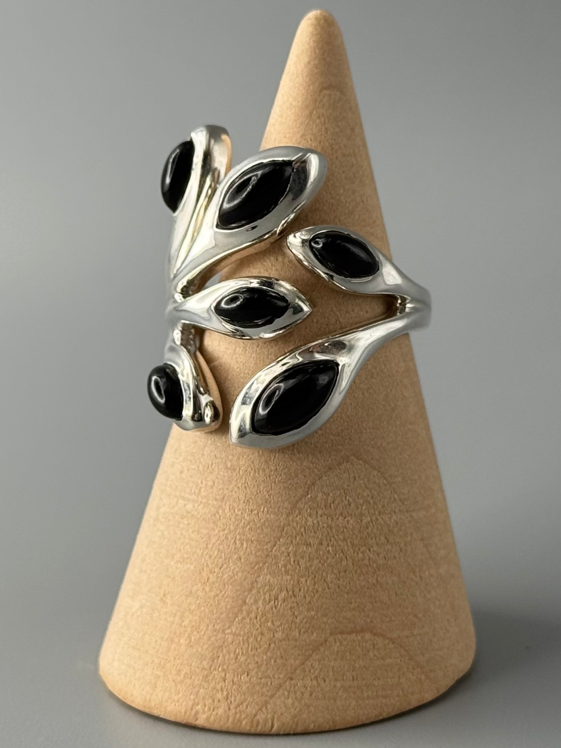 •BLACK ONYX - LÓRIEN• adjustable silver ring