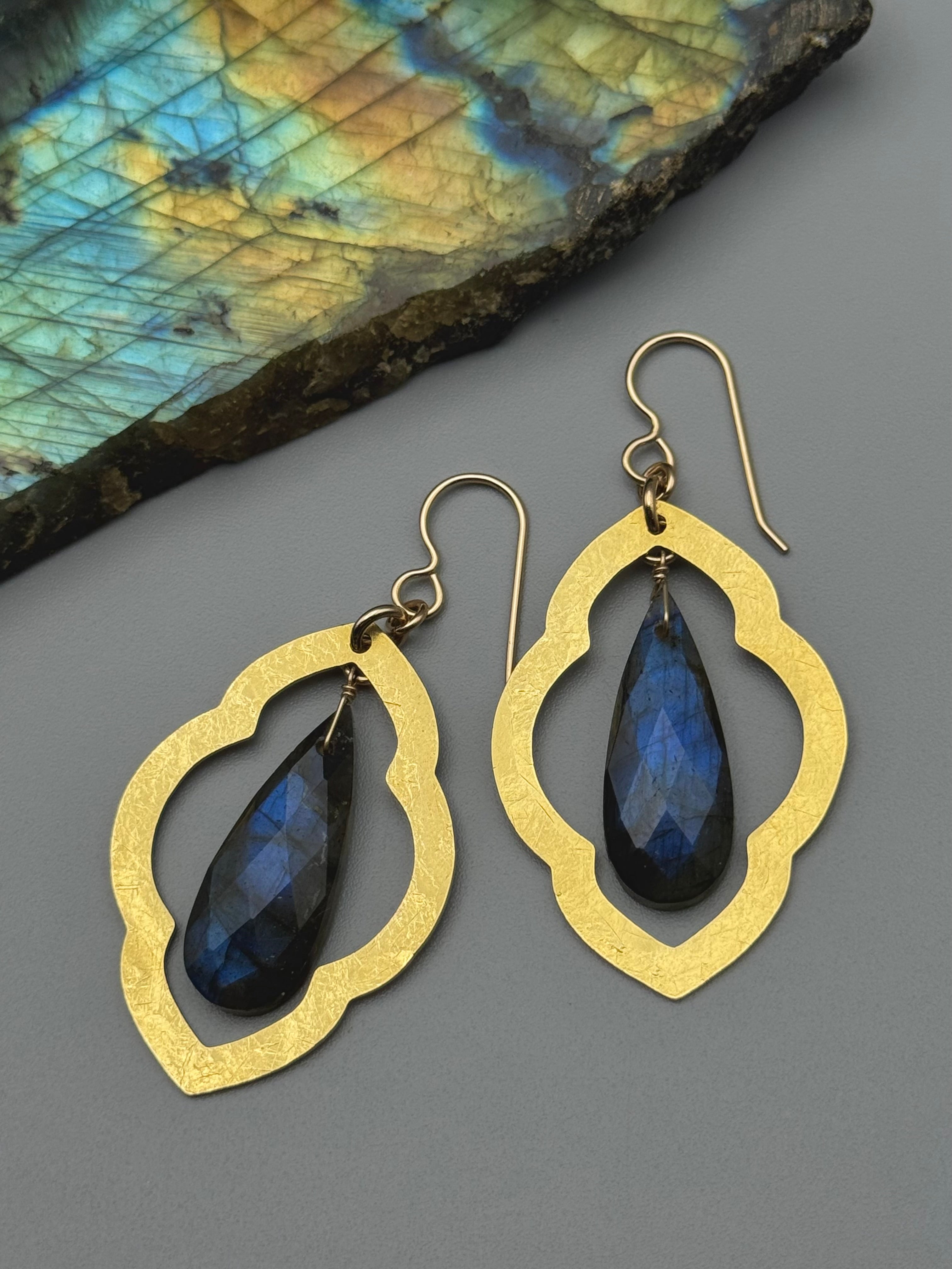 •ARABESQUE• labradorite + gold earrings