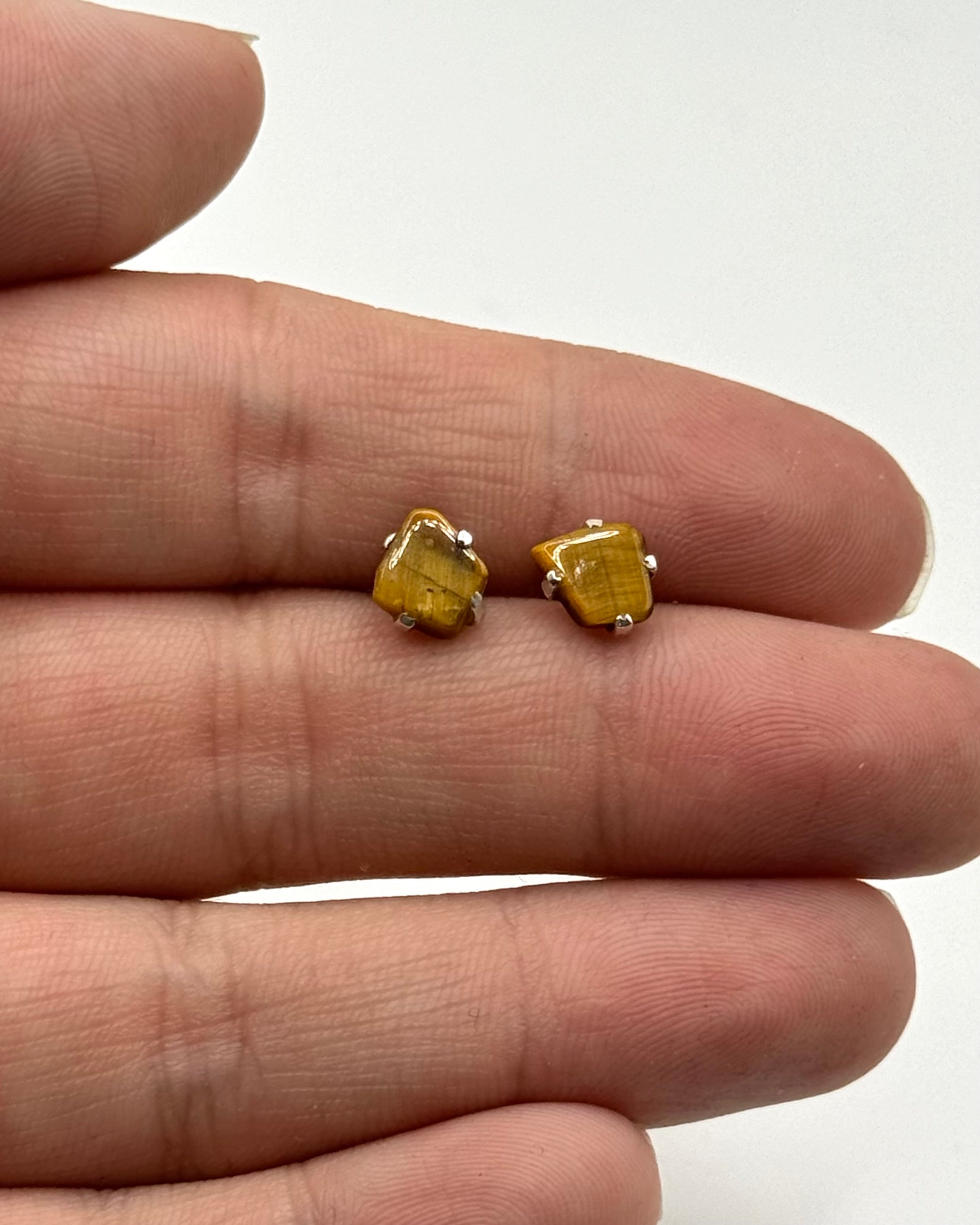 •TIGER'S EYE• silver prong set stud earrings