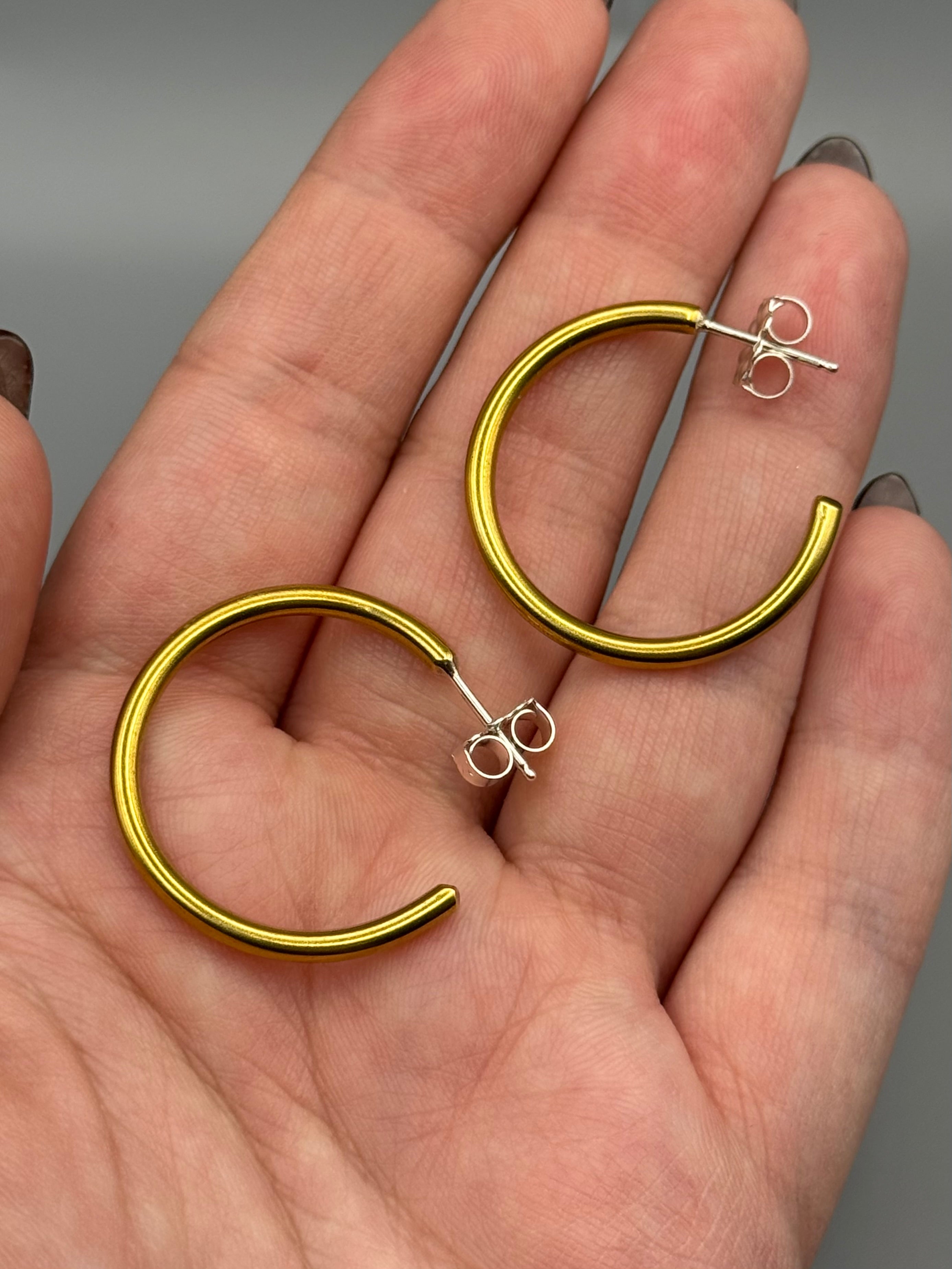 •SIMPLE - SMALL• brass hoop earrings
