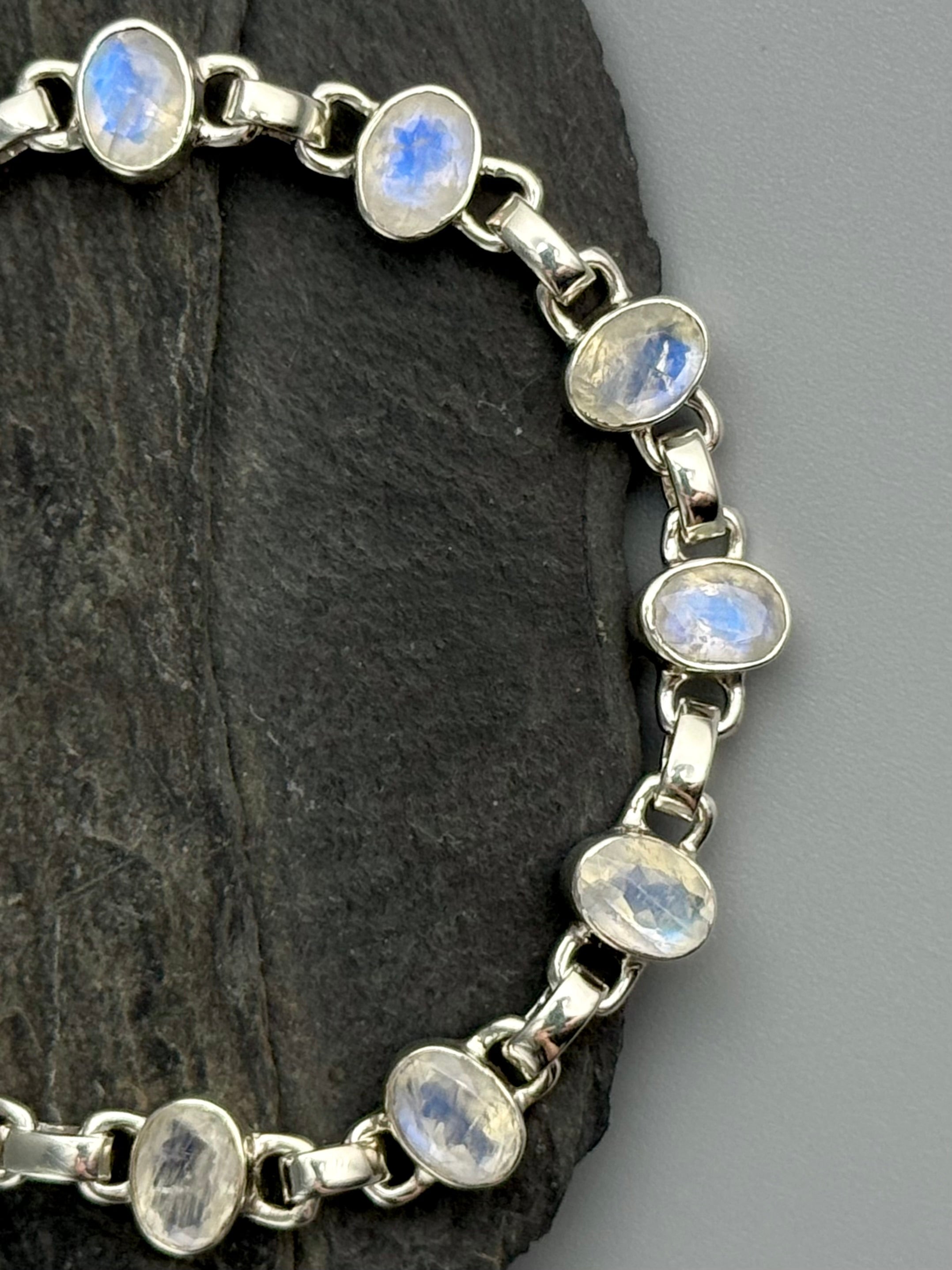 •RAINBOW MOONSTONE - FACETED OVAL• linked silver bracelet (6.25" - 7.75")