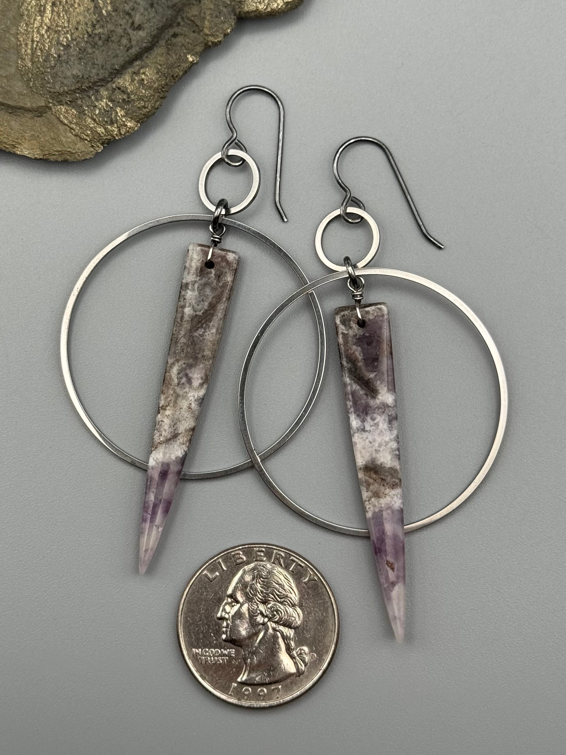 •EQUA-ORBIT• chevron amethyst fang + silver earrings