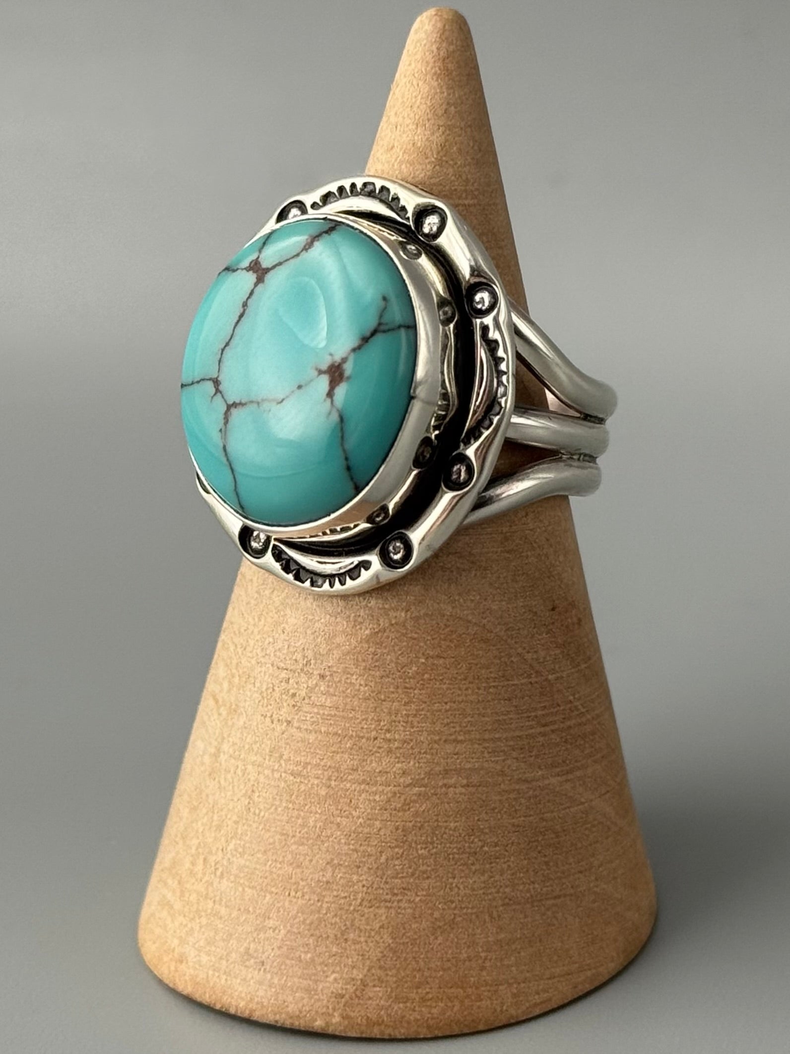 •EGYPTIAN TURQUOISE - SHÁ• Navajo silver ring (size 7)