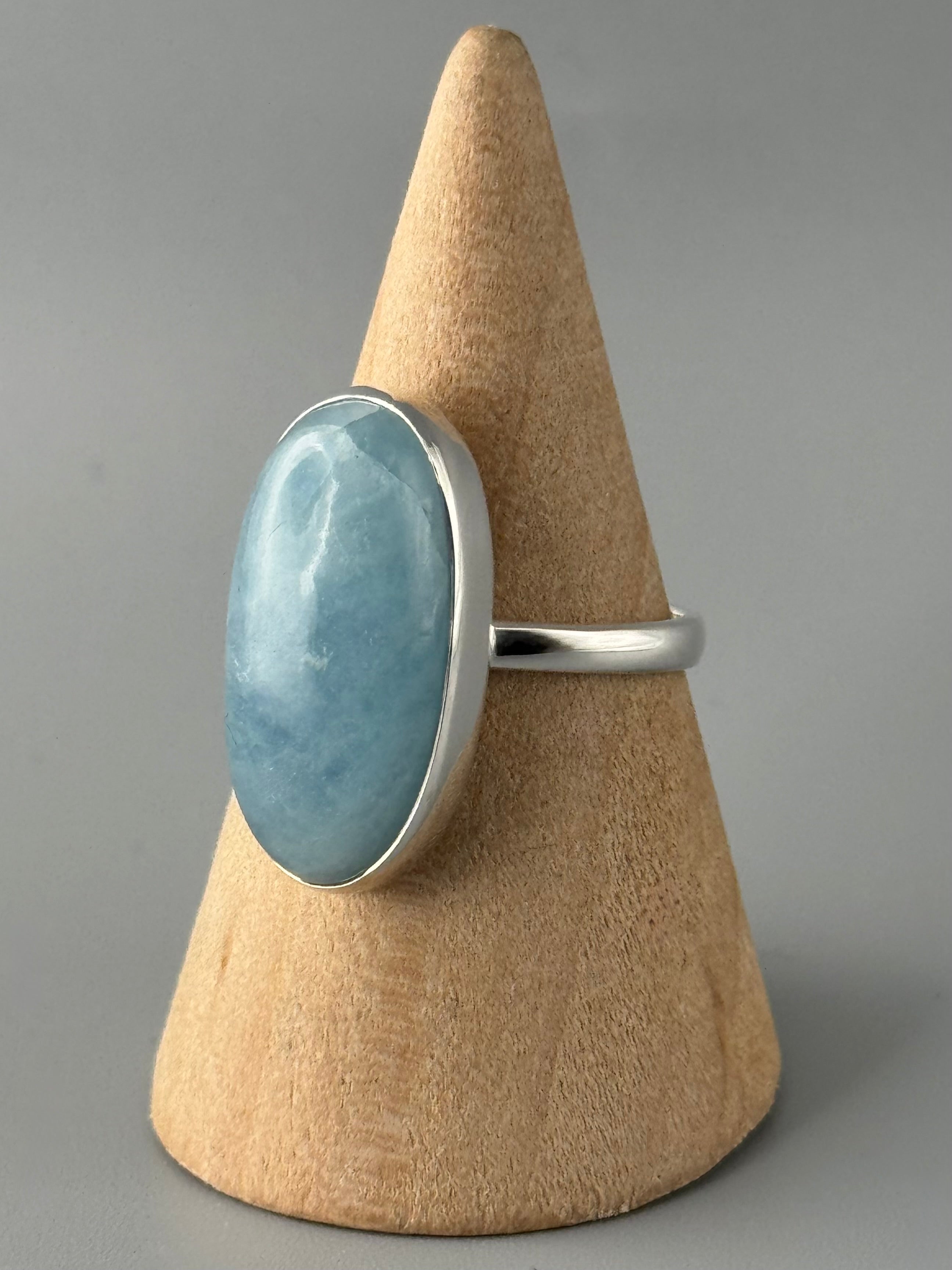 •AQUAMARINE - ELONGATED OVAL• sterling silver ring (size 9)