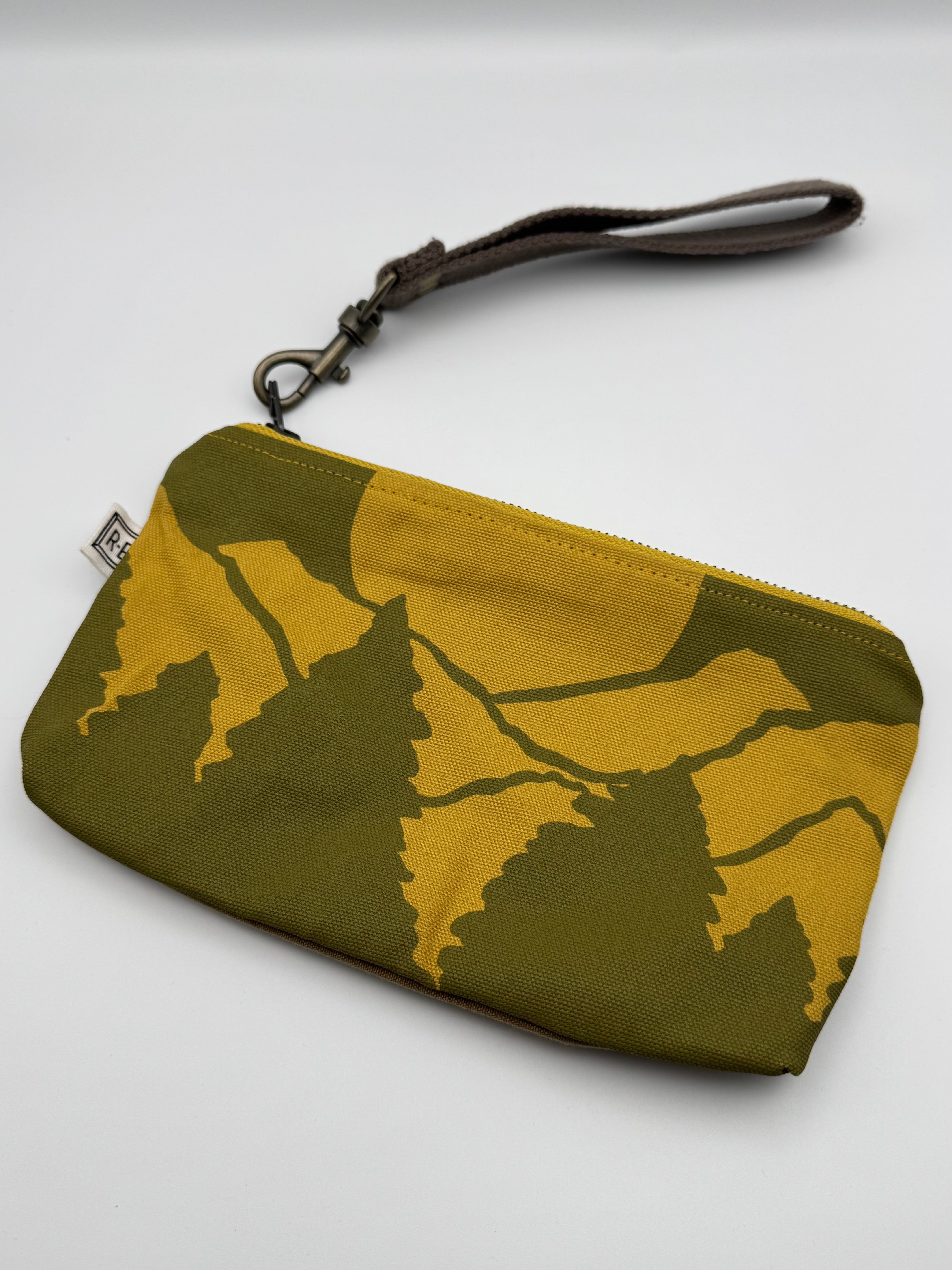 •MIDI WRISTLET - VISTA• waxed canvas clutch