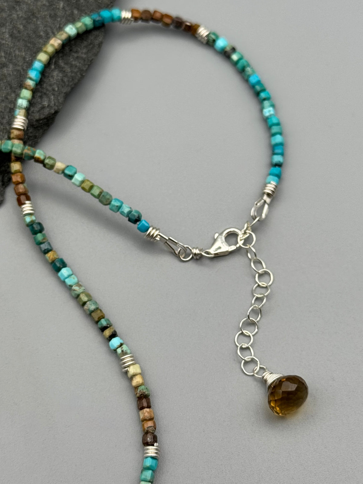 •LIL' COILS• turquoise + silver beaded necklace (16"-17.5" long)