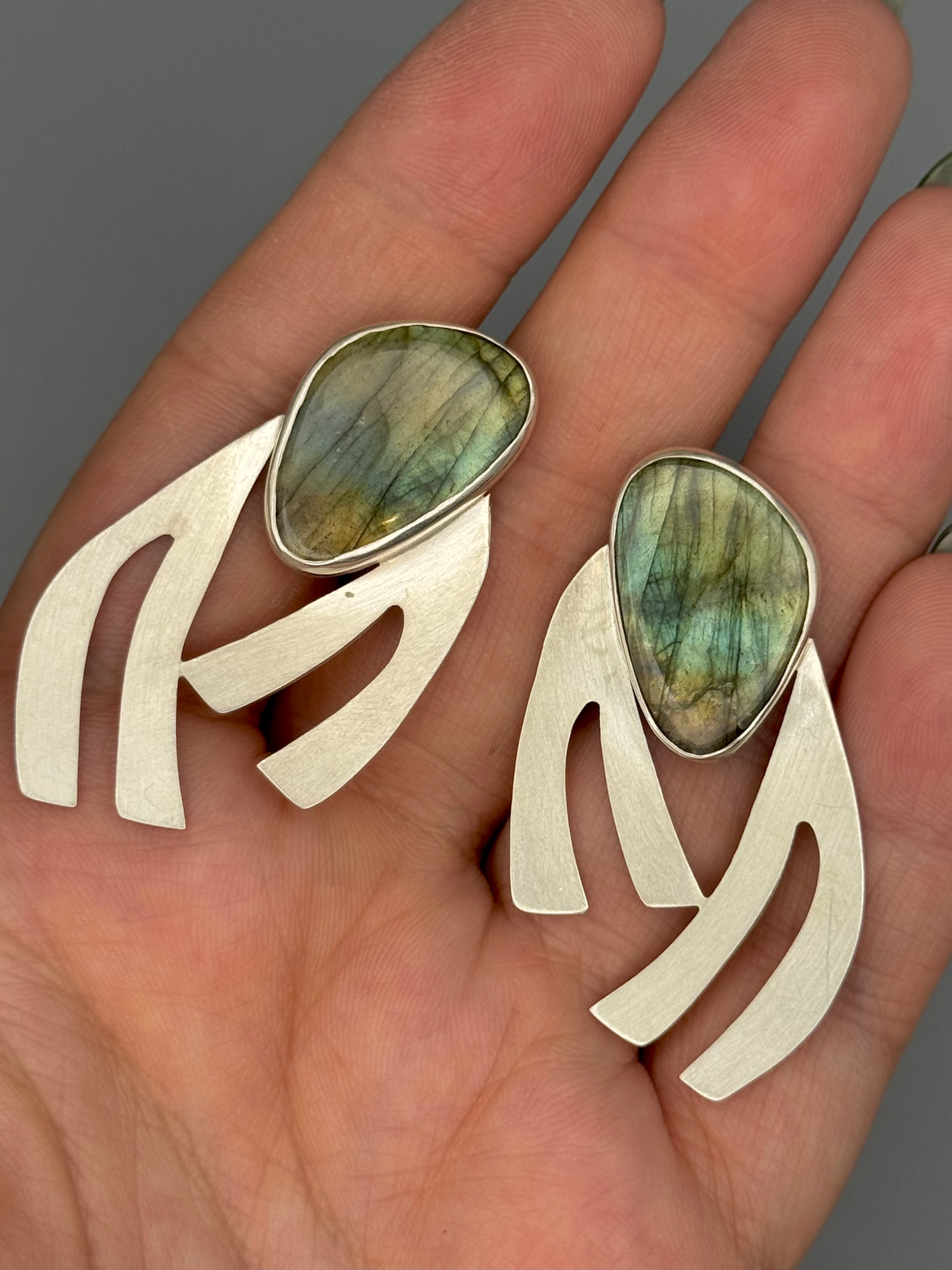 •DECO WINGS• labradorite + silver post earrings