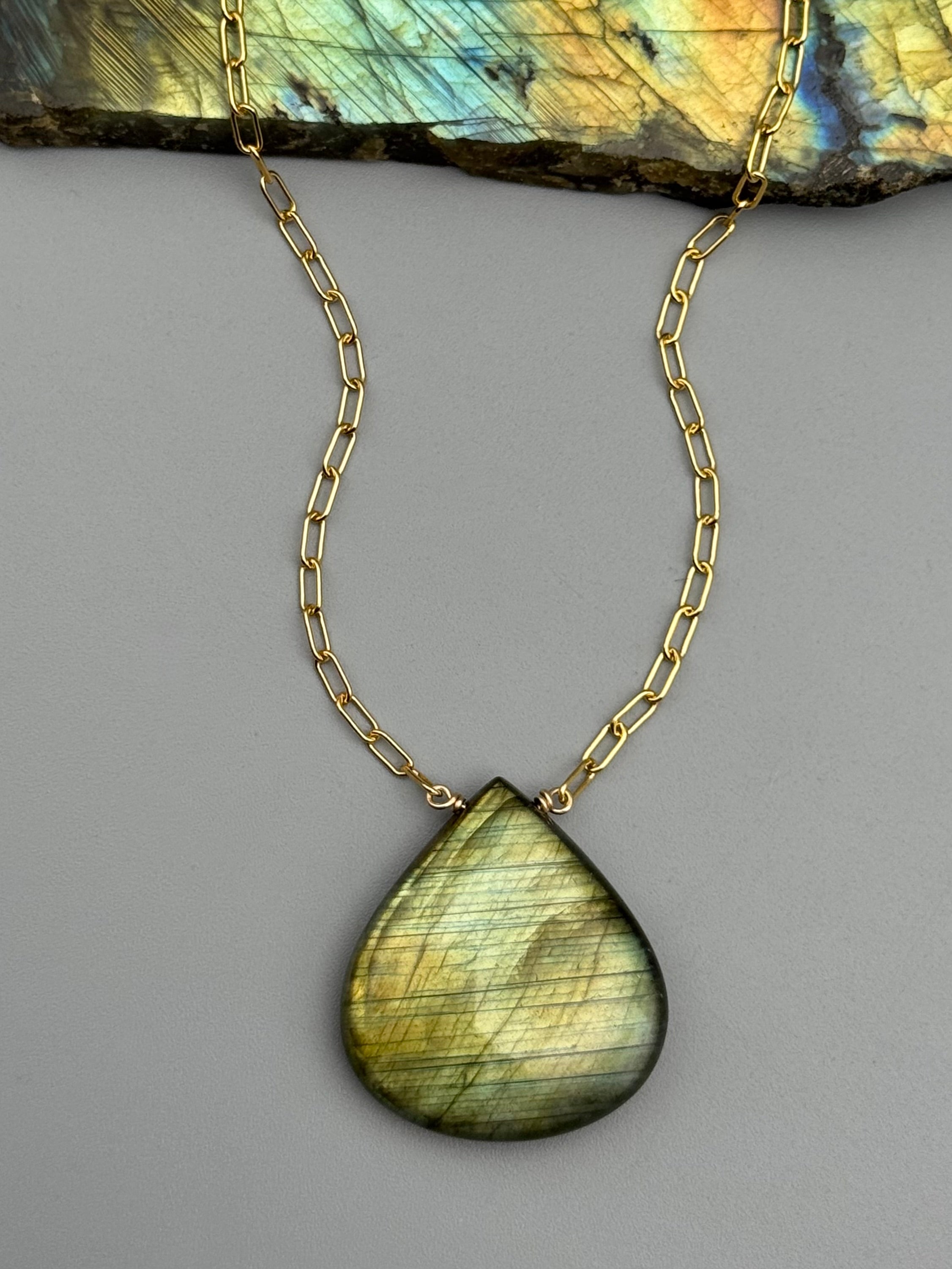 •AEON• labradorite + gold necklace (16"-18" long)
