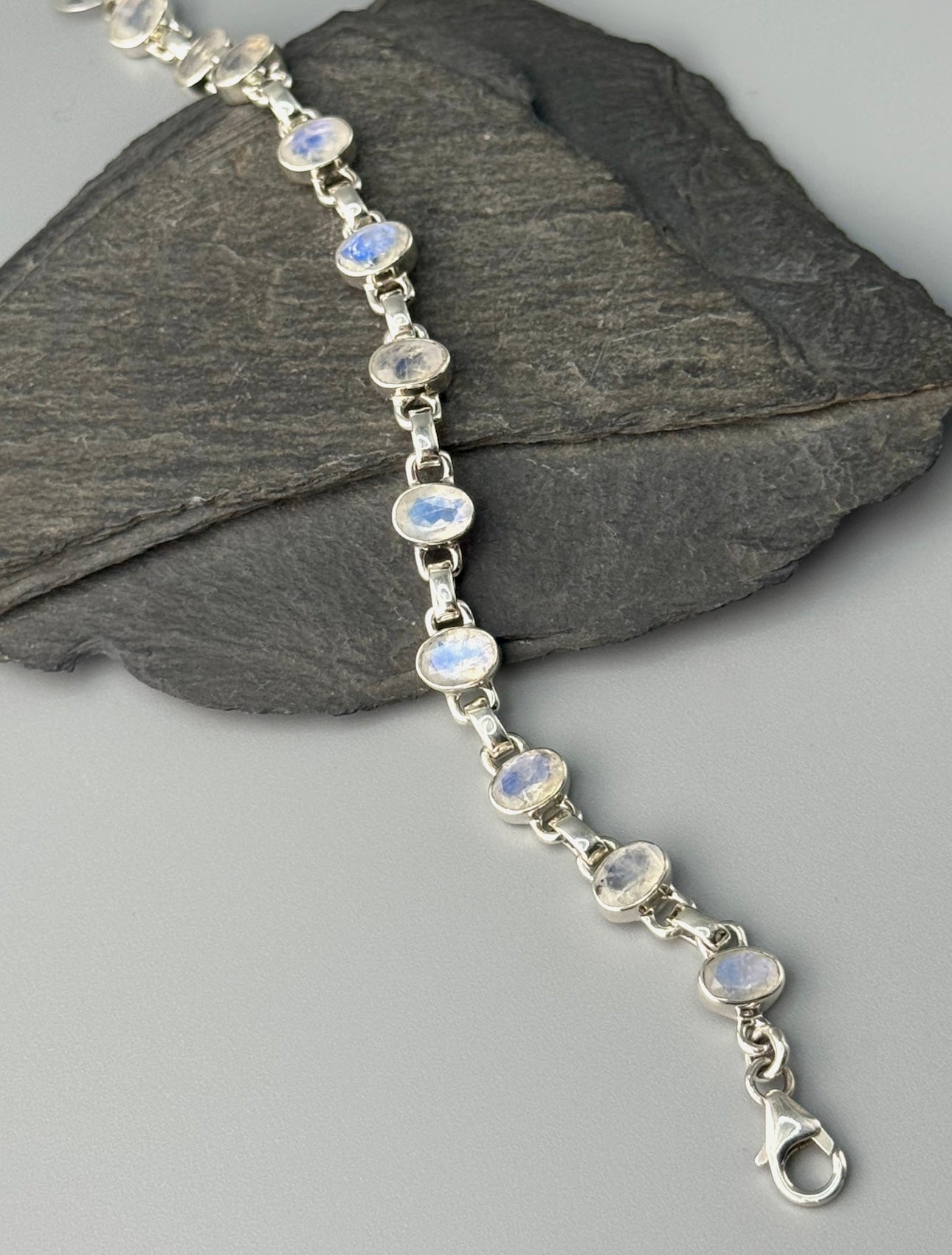 •RAINBOW MOONSTONE - FACETED OVAL• linked silver bracelet (6.25" - 7.75")