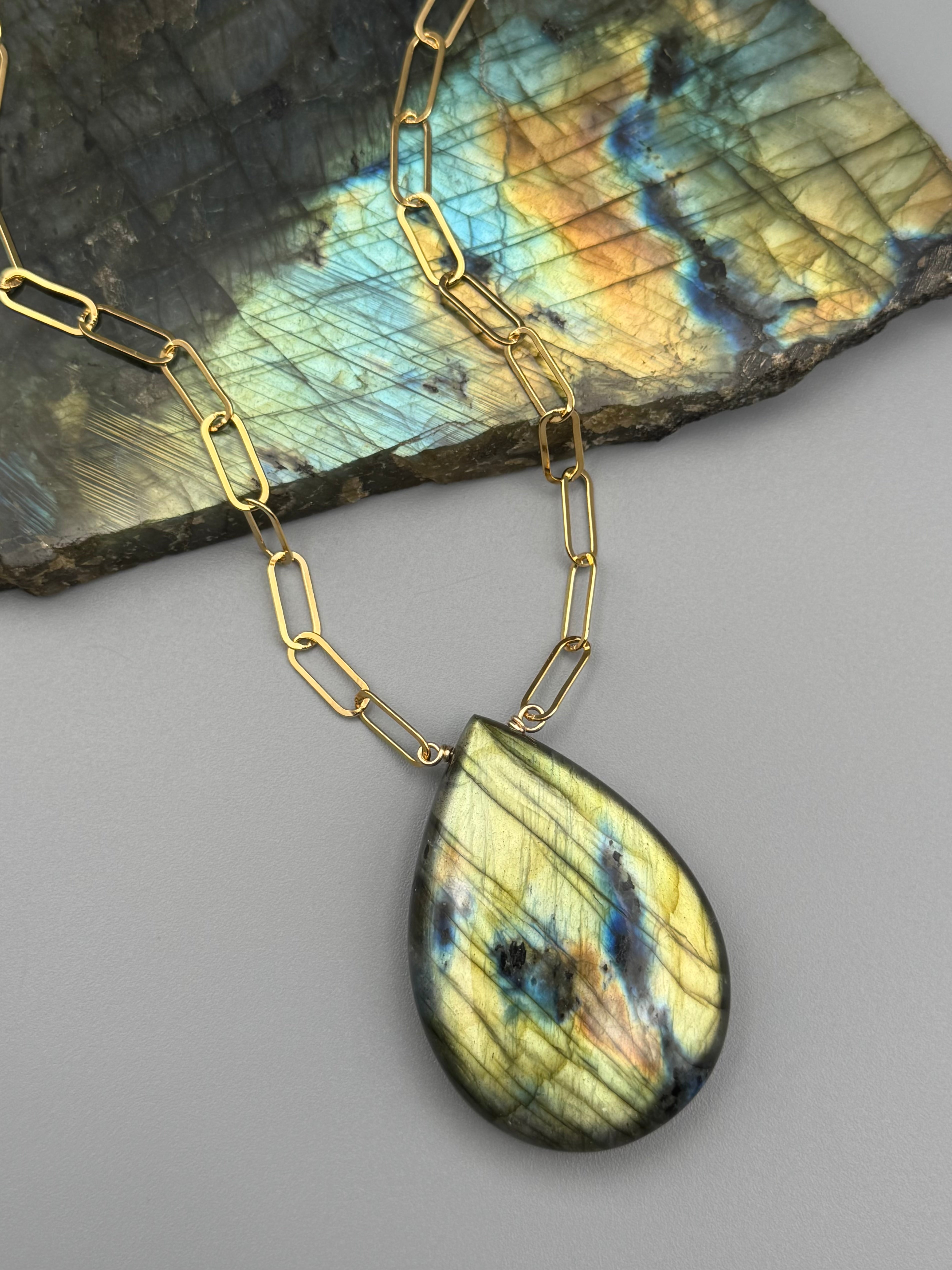 •AEON• labradorite tear + gold necklace (18"-20" long)