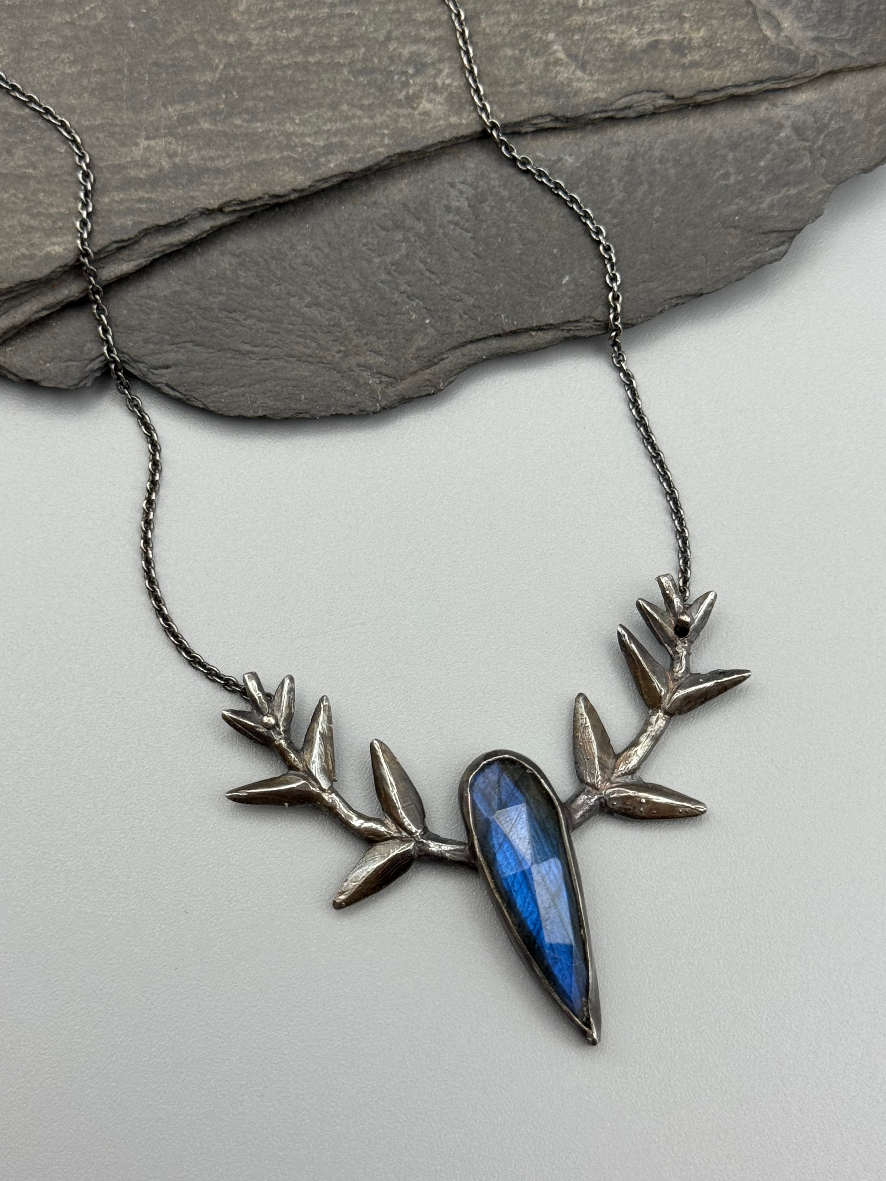 •BRANCHED OUT• labradorite + silver necklace (18" long)