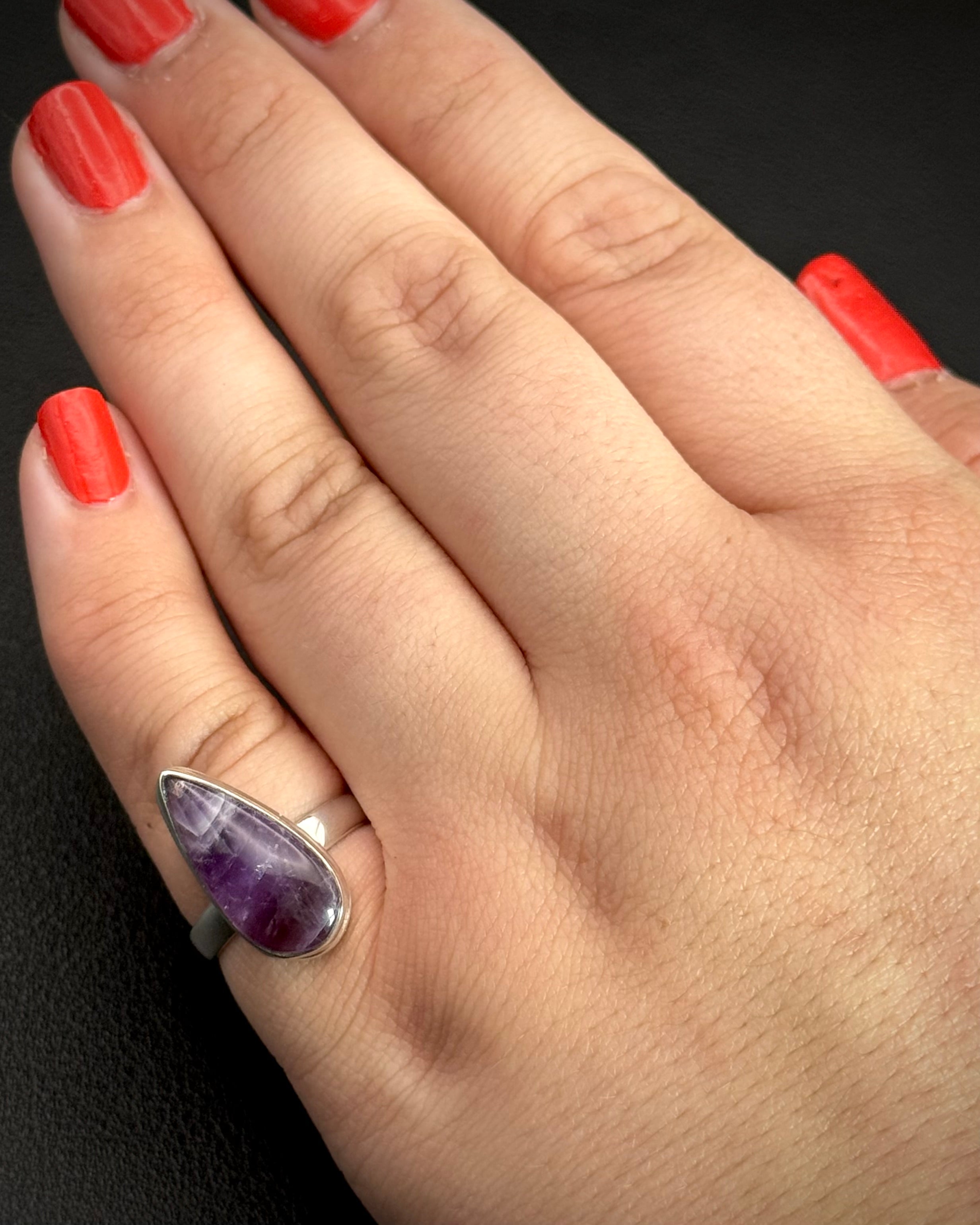 •CHEVRON AMETHYST - LARGE TEARDROP• silver ring (size 6)