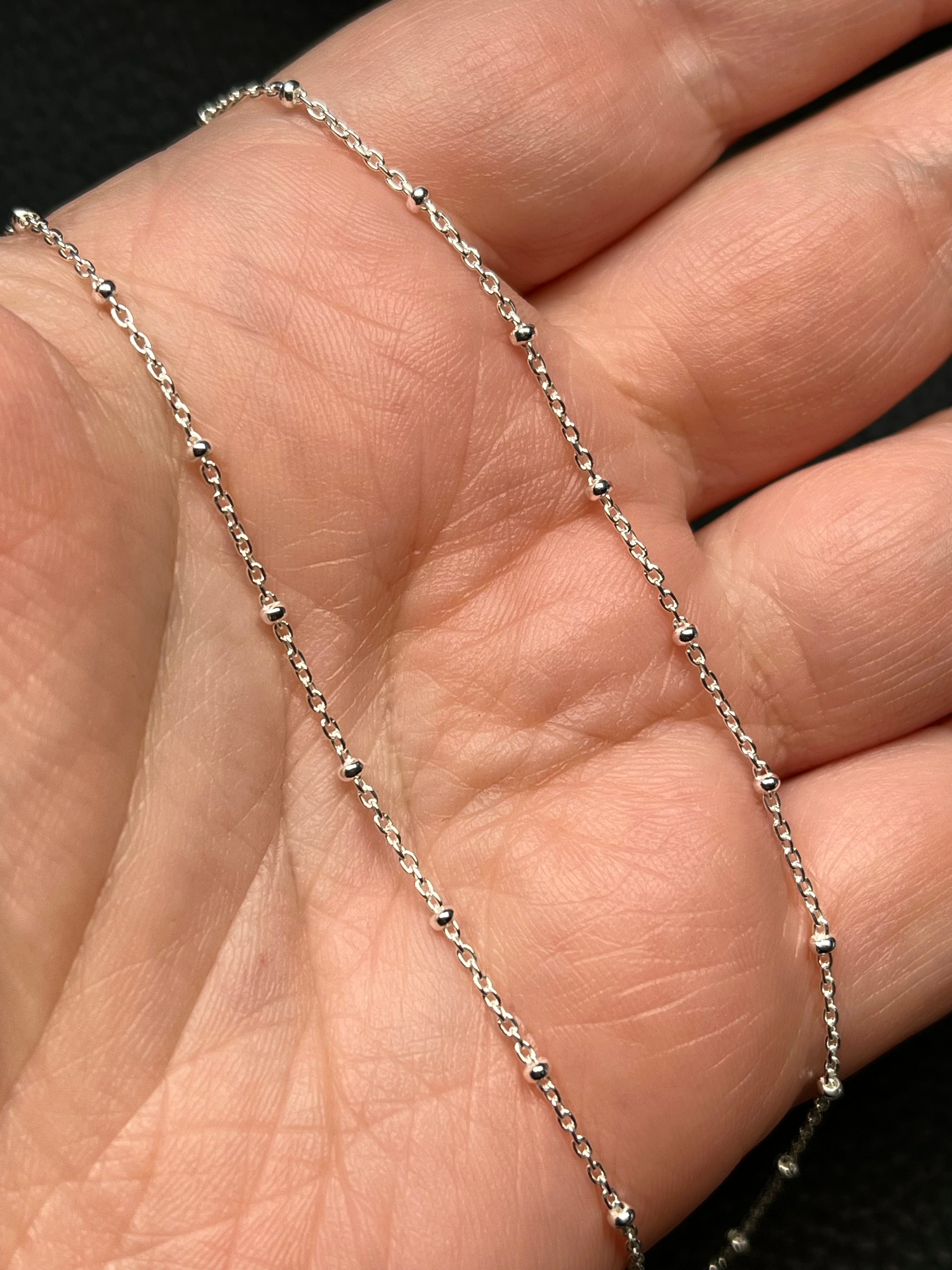 •PETITE SATURN• silver chain
