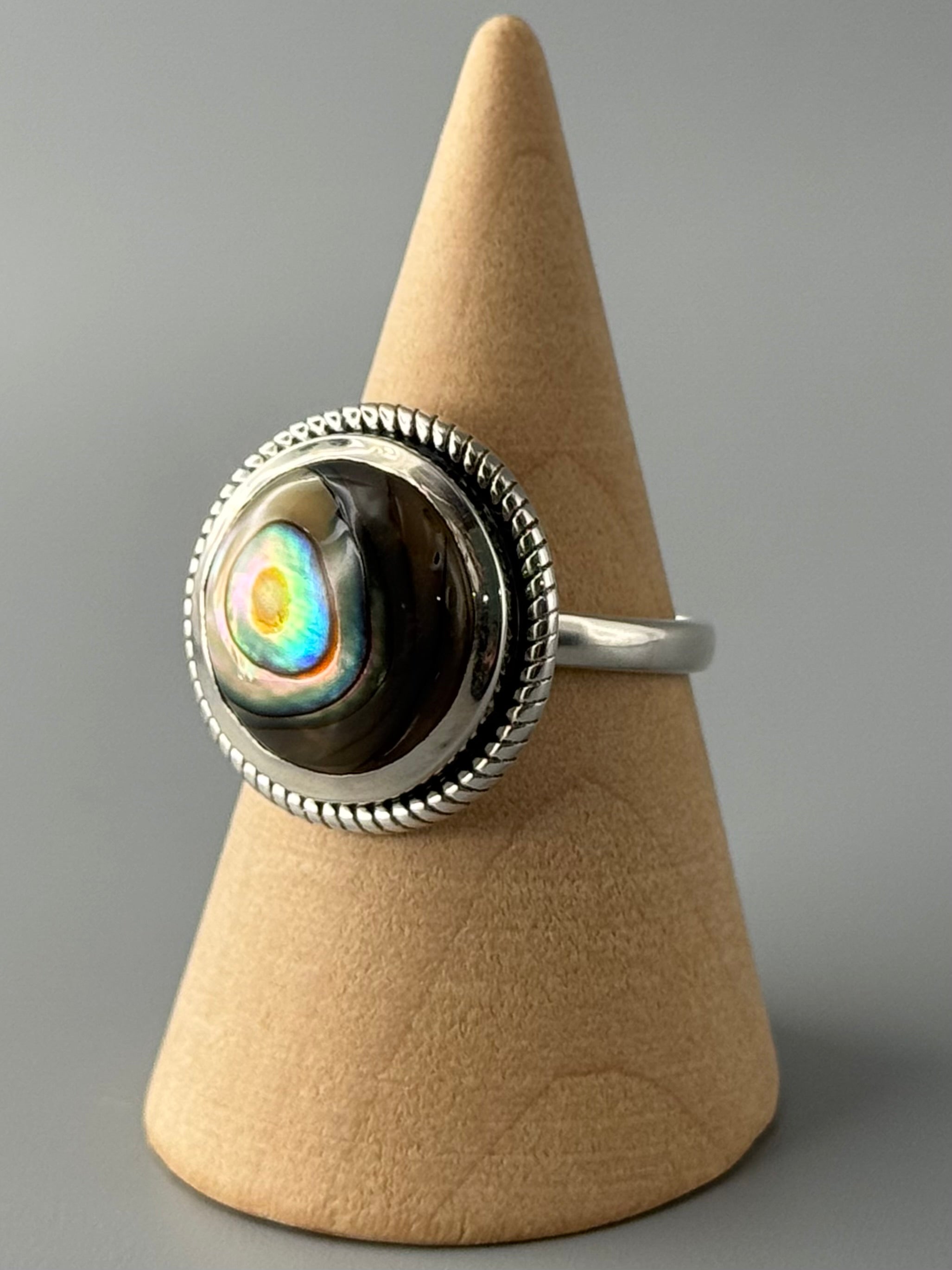 •ABALONE SHELL - ROUND• rope bezel silver ring (various sizes)