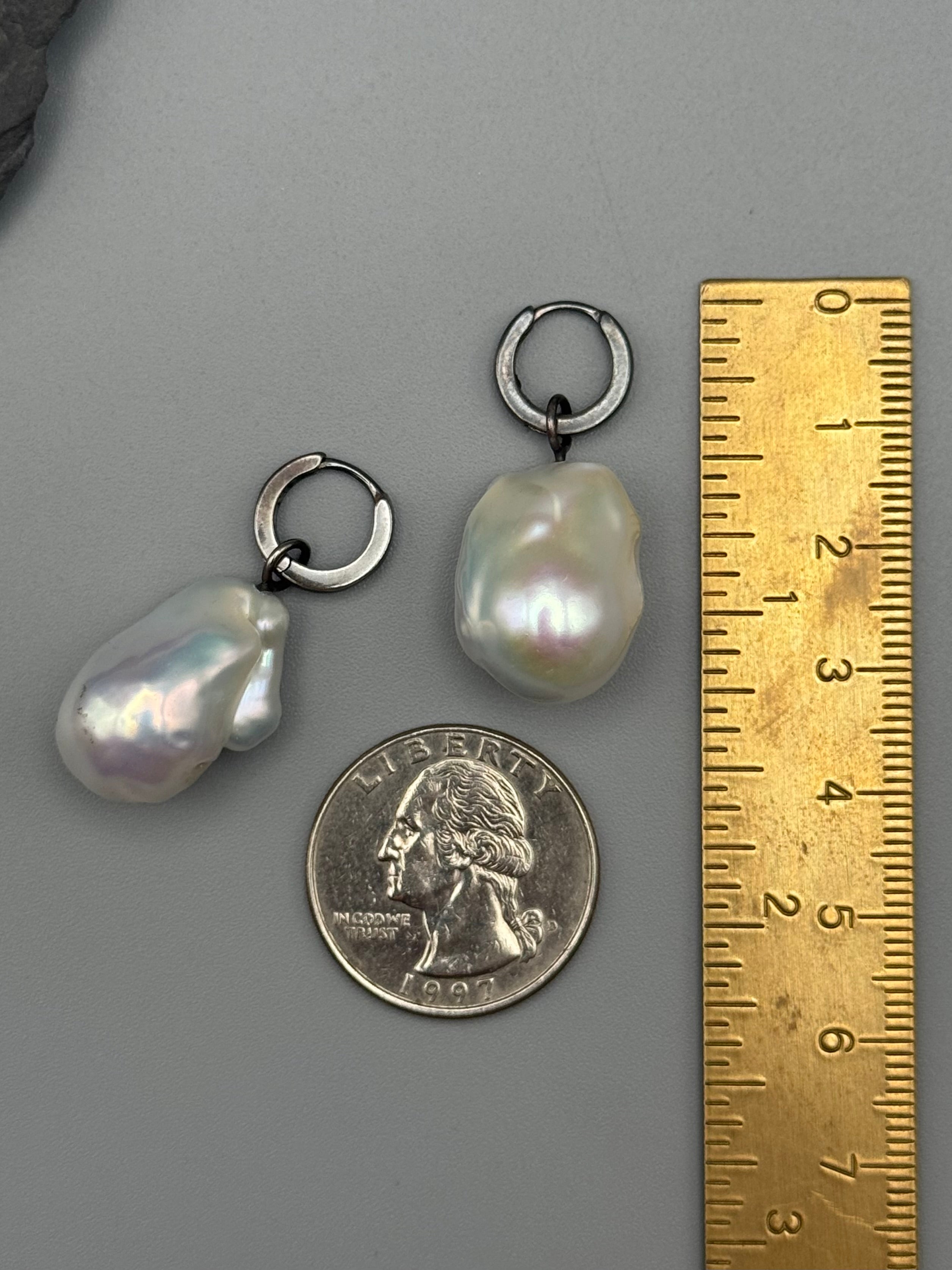 •PEARL HUG• silver hoop earrings