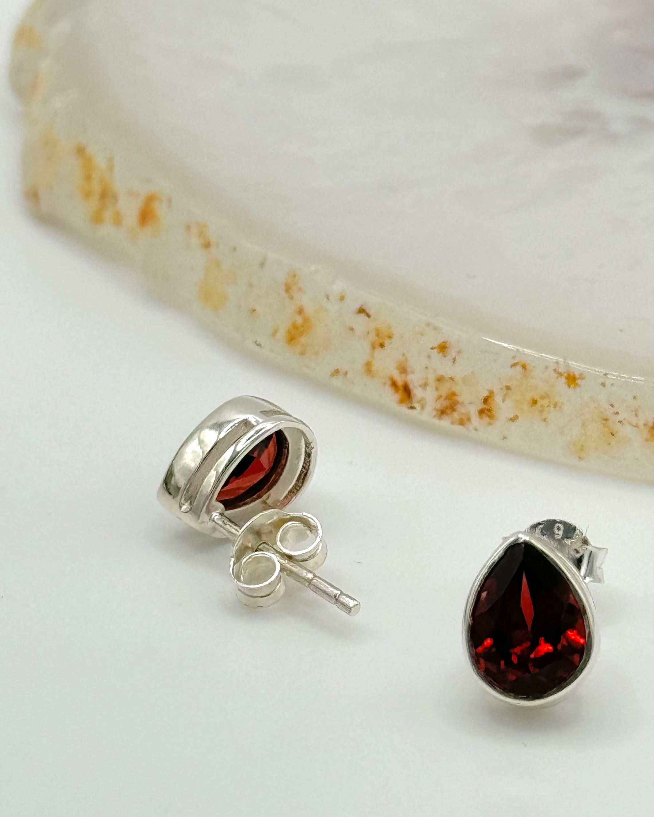 •FACETED GARNET - LIL' TEARDROP• silver bezel set stud earrings