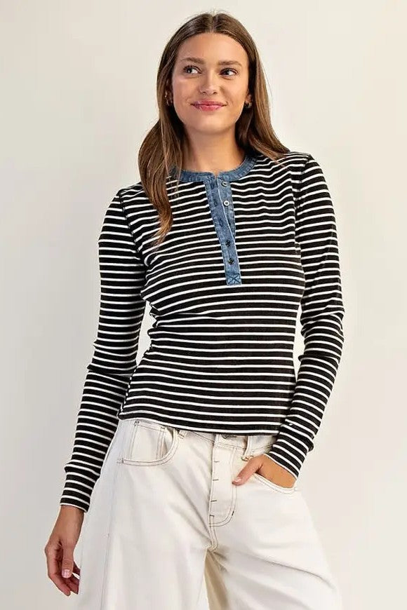 •FINLEY• b&w striped henley top