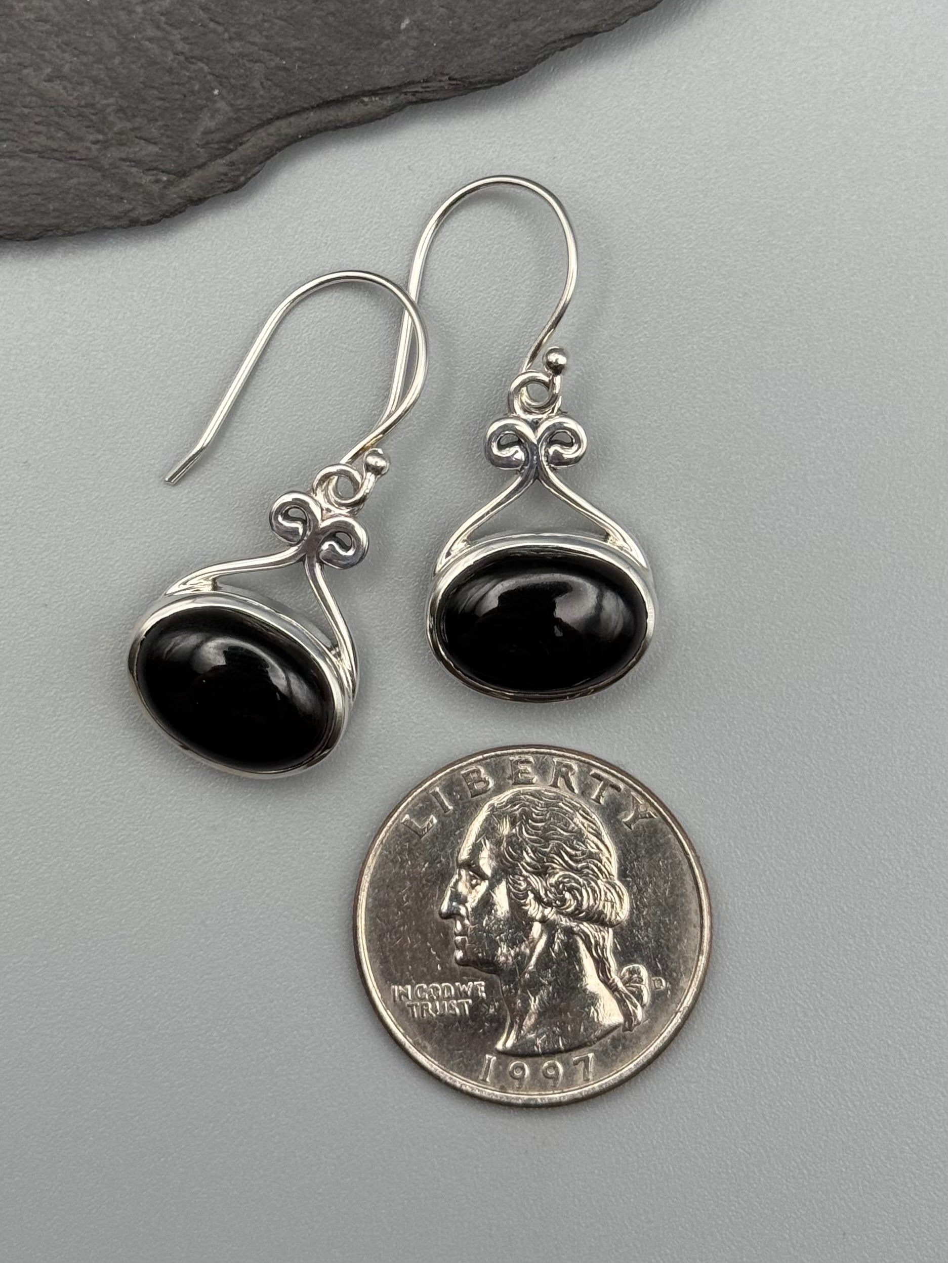 •ORNATE OVAL• onyx + silver dangle earrings