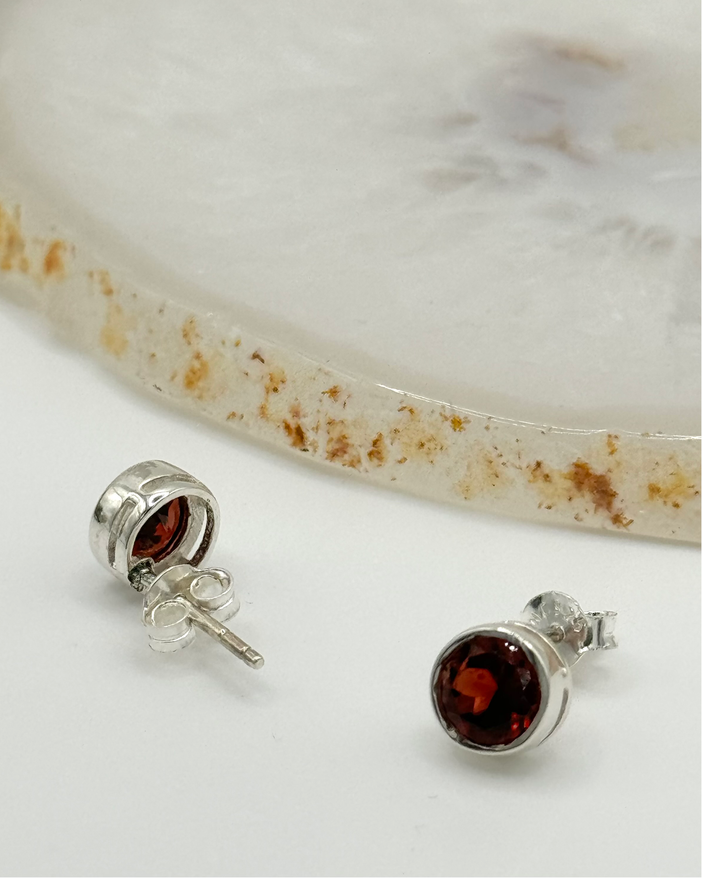 •FACETED GARNET - LIL' CIRCLE• silver bezel set stud earrings