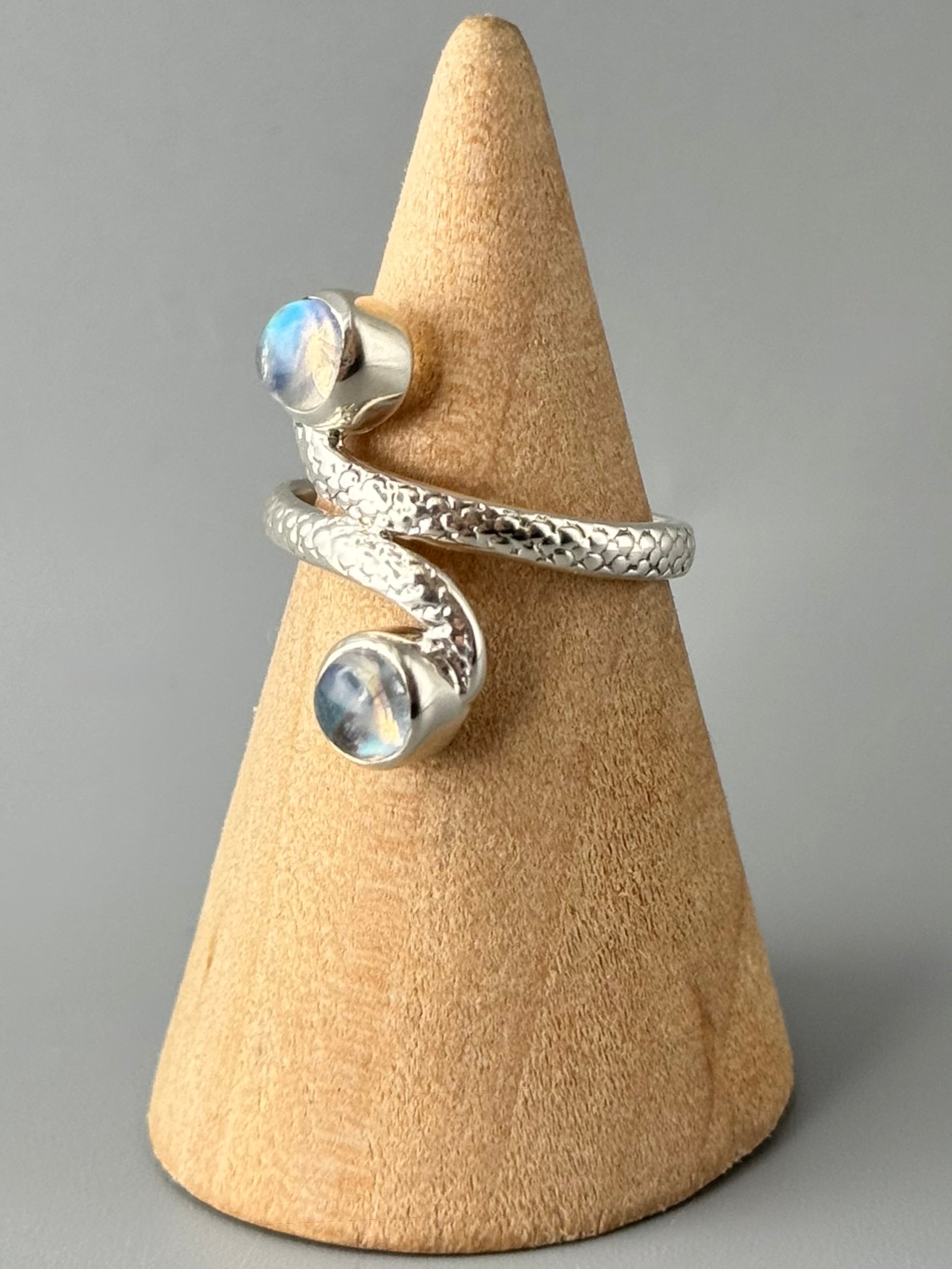 •RAINBOW MOONSTONE - MEDUSA• sterling silver ring (size 7)