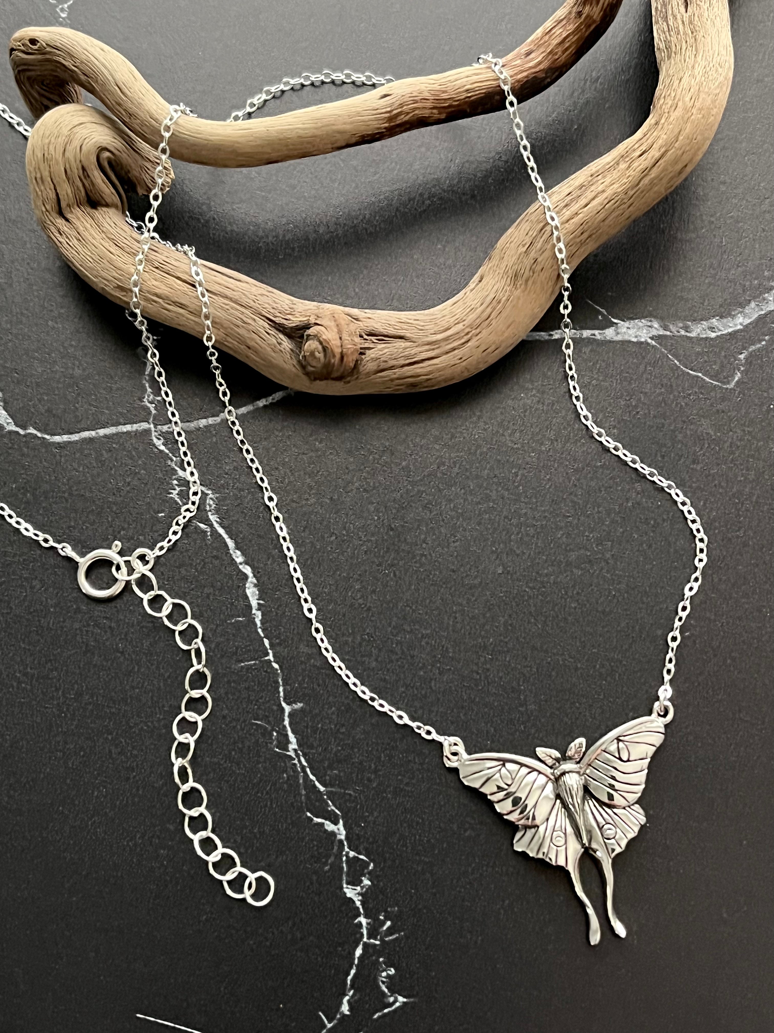 •SWEET LUNA• silver necklace