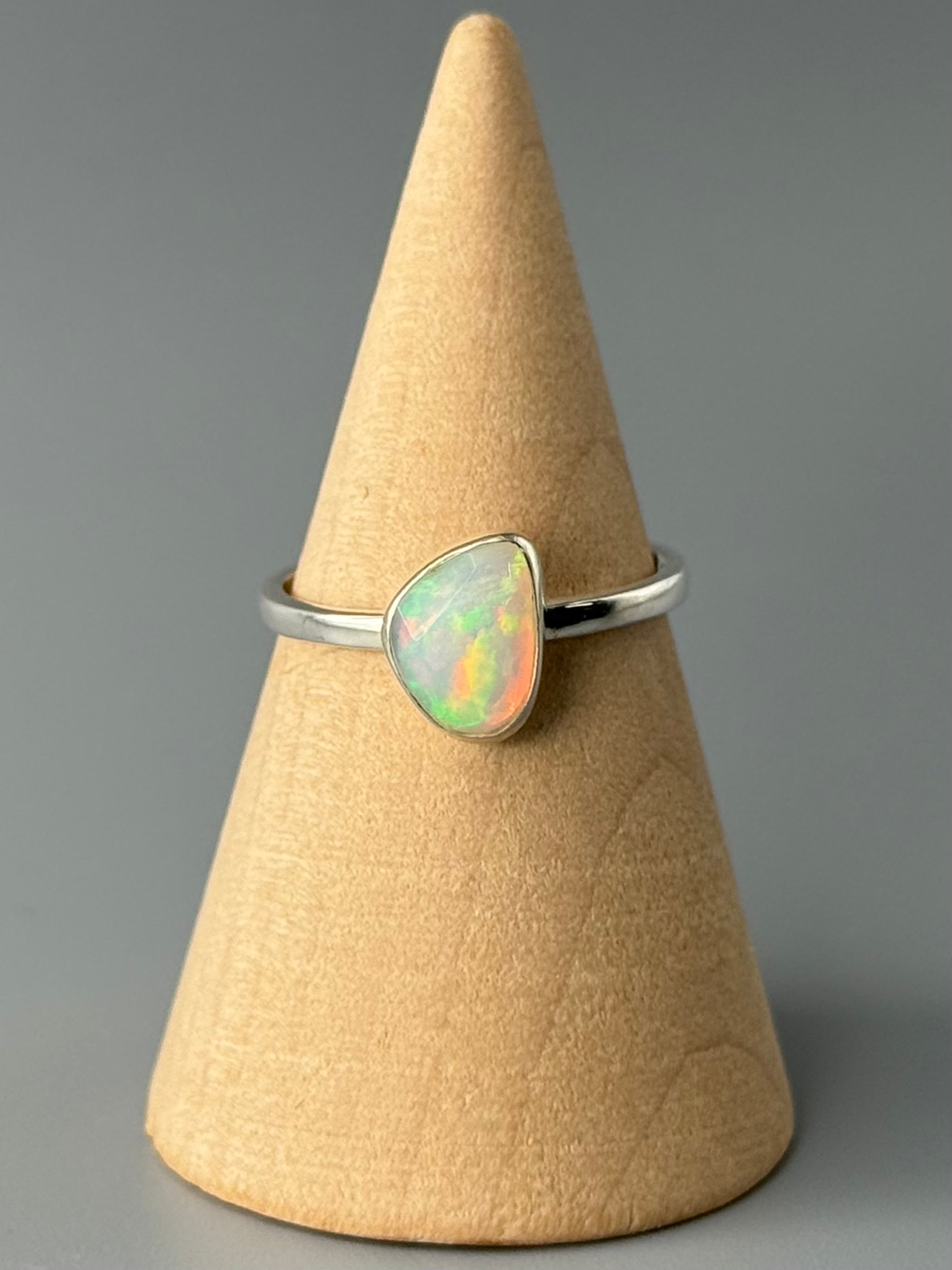 •FACETED ETHIOPIAN OPAL - STACKABLE FREEFORM• silver ring (size 7)
