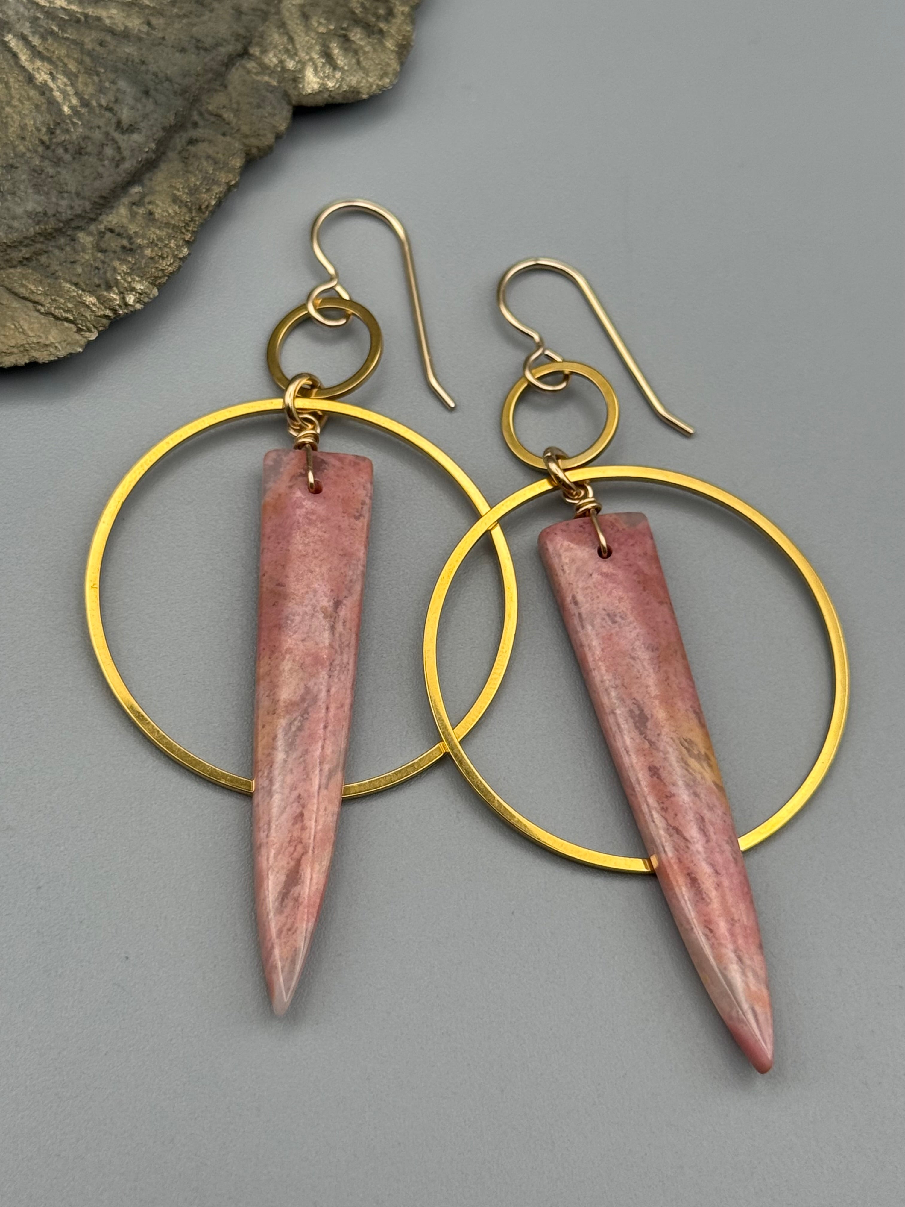 •EQUA-ORBIT• rhodonite in quartz + gold earrings