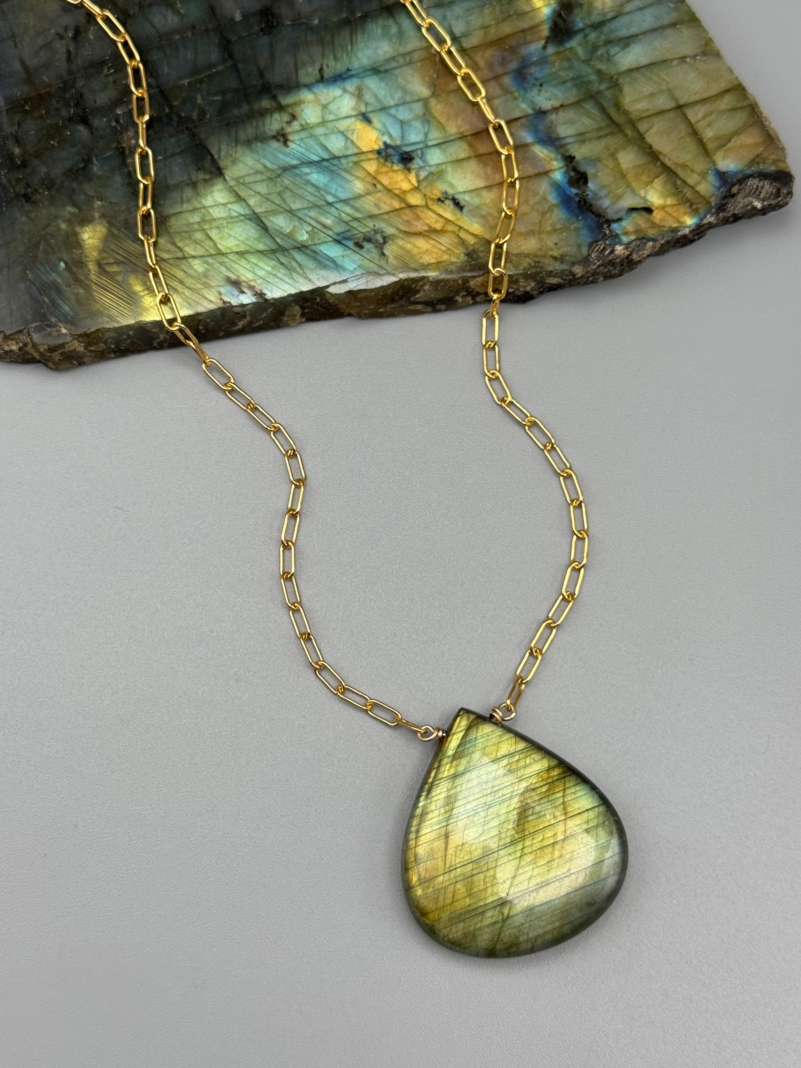 •AEON• labradorite + gold necklace (16"-18" long)