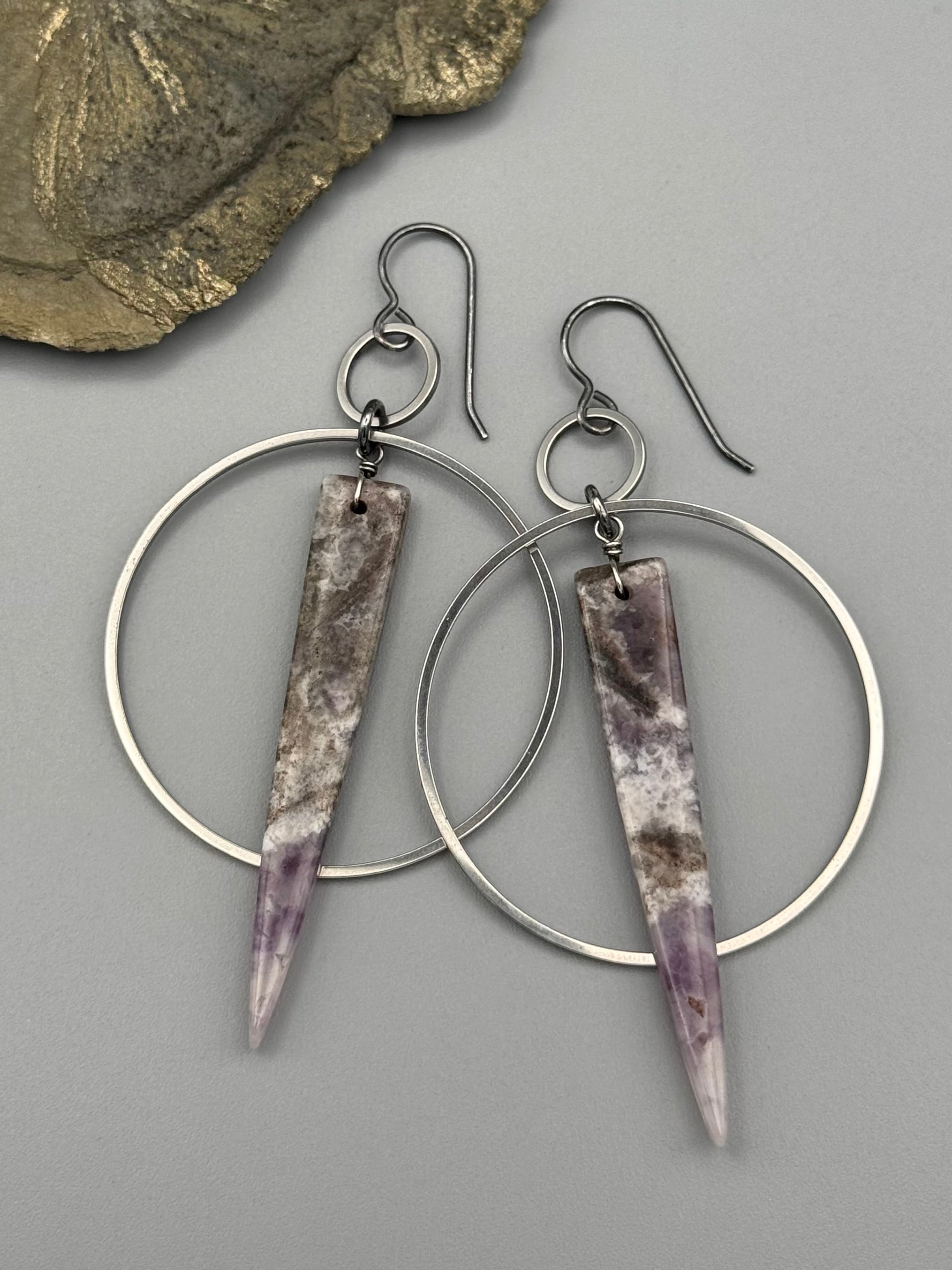 •EQUA-ORBIT• chevron amethyst fang + silver earrings