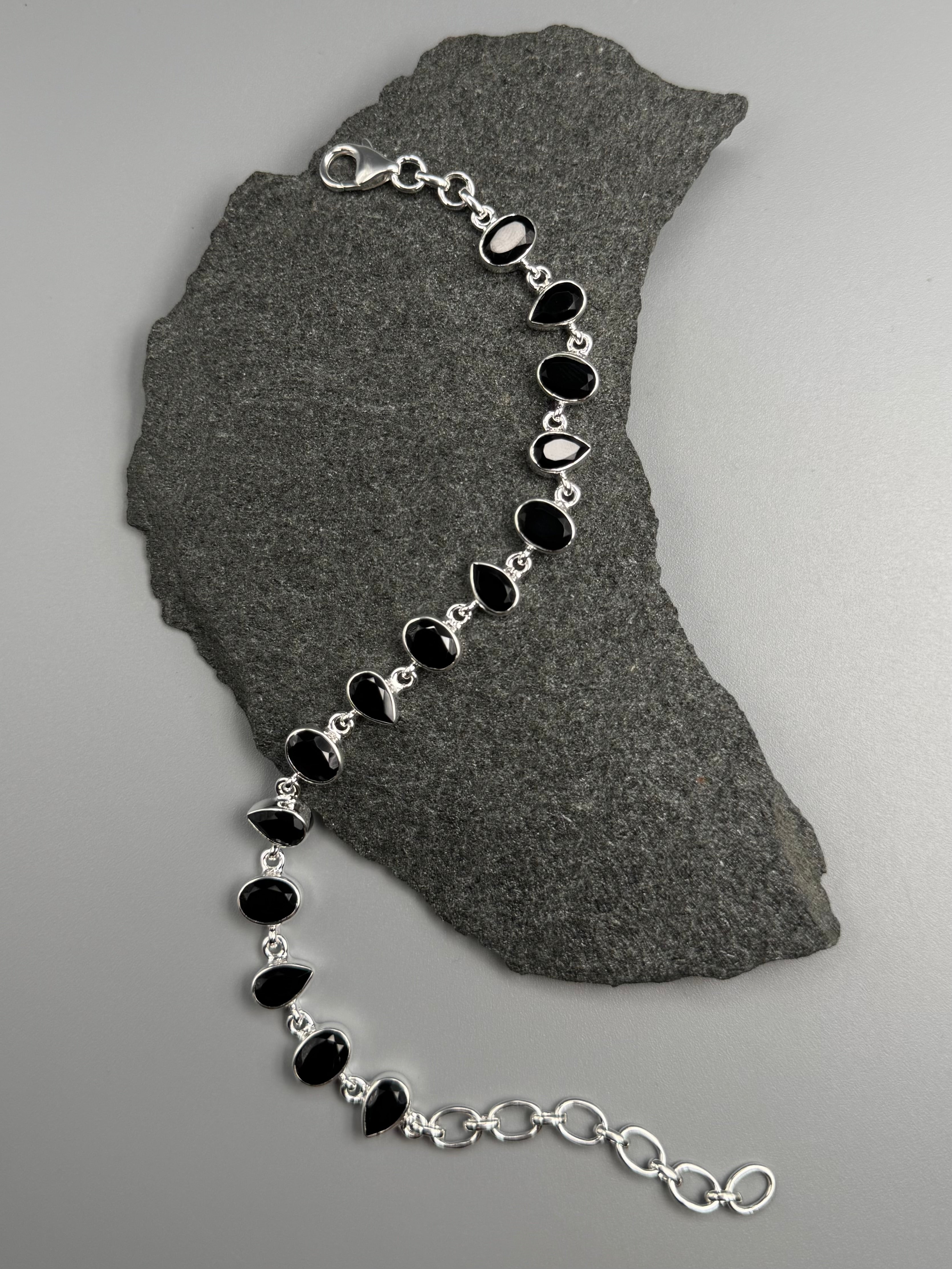 •BLACK ONYX - GEO MIX• linked silver bracelet (7.25" - 9")