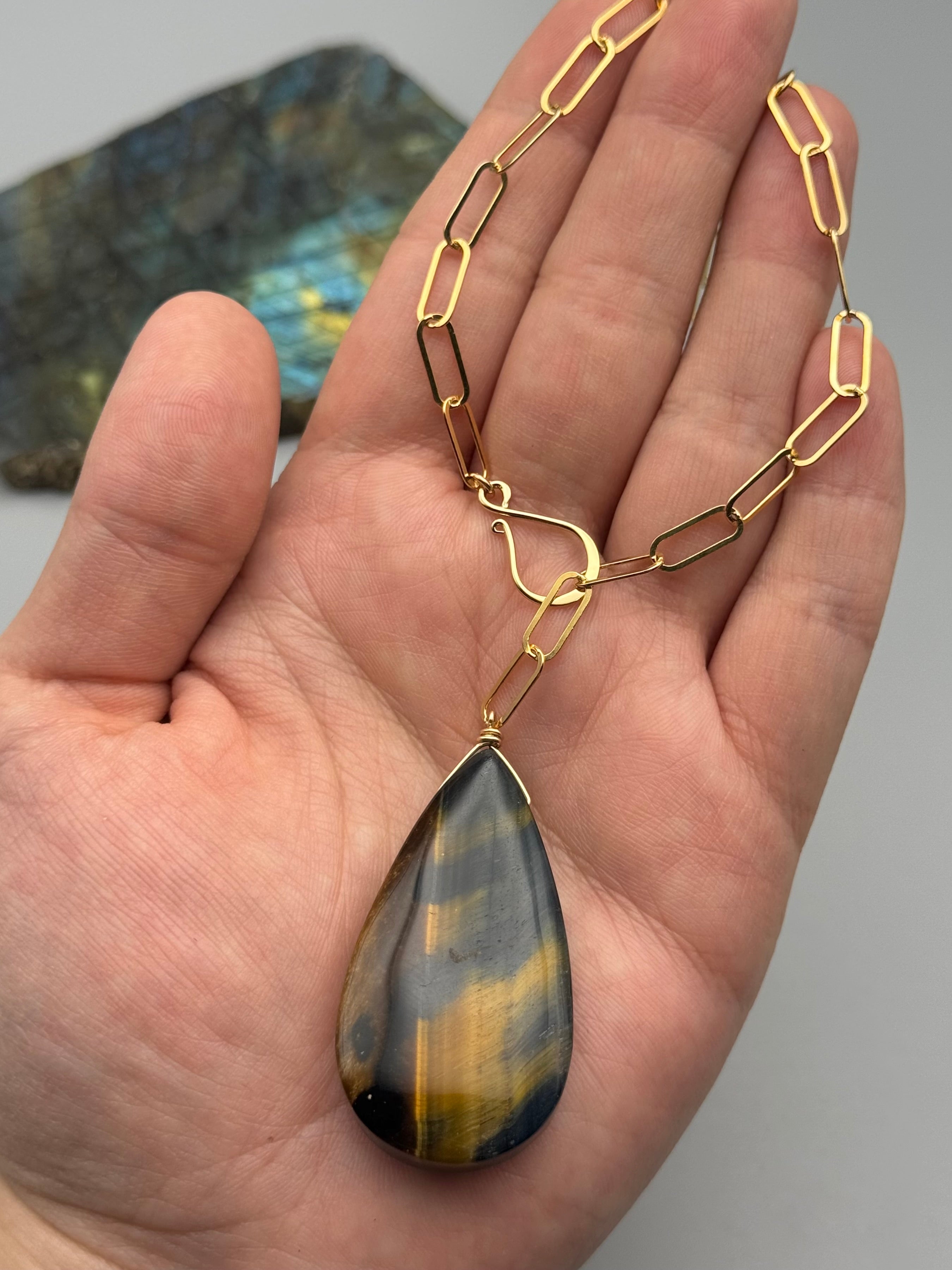 •LINKED• hawk eye + gold necklace (ADJ to 19")