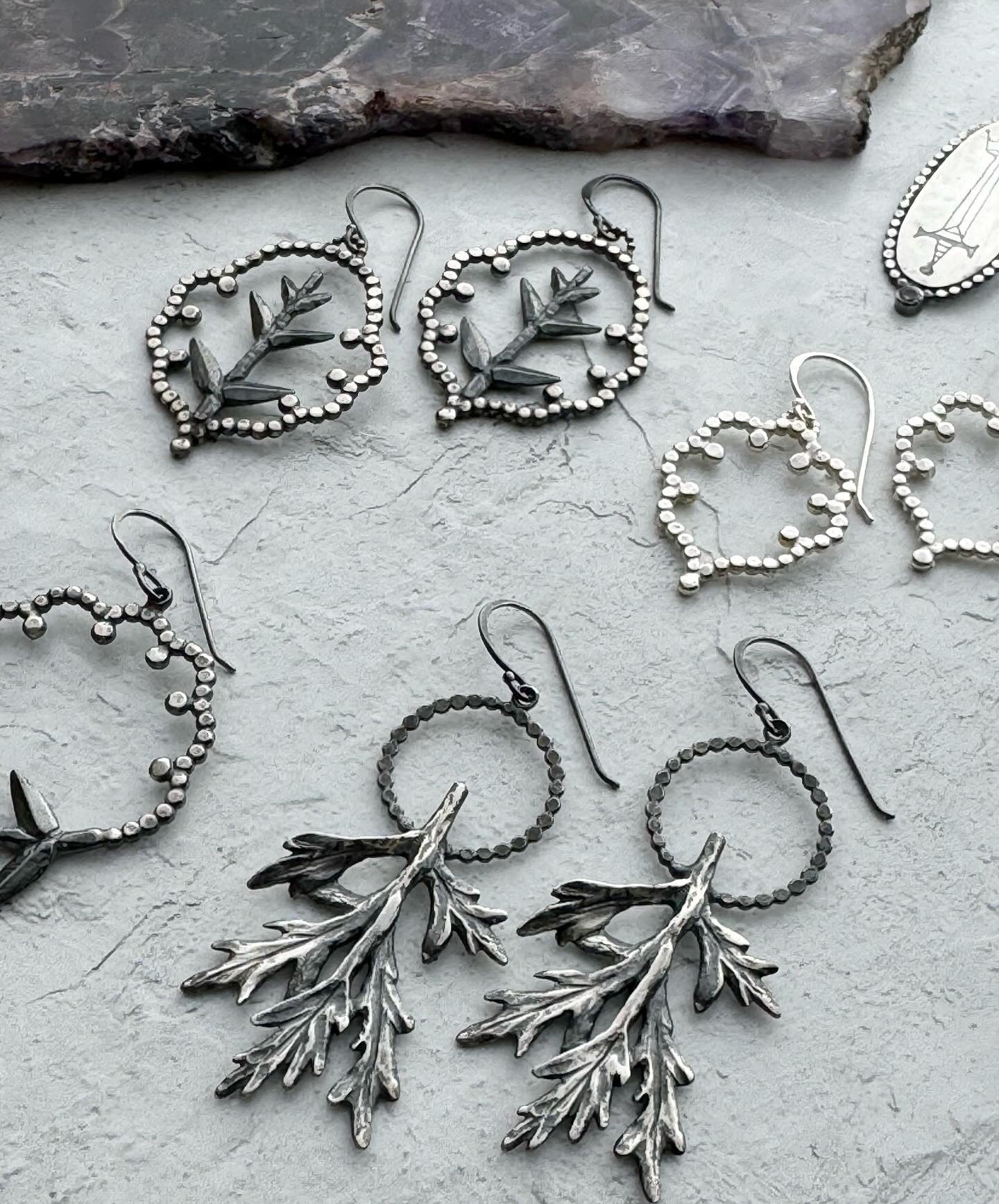 •MUGWORT HOOP• silver dangle earrings