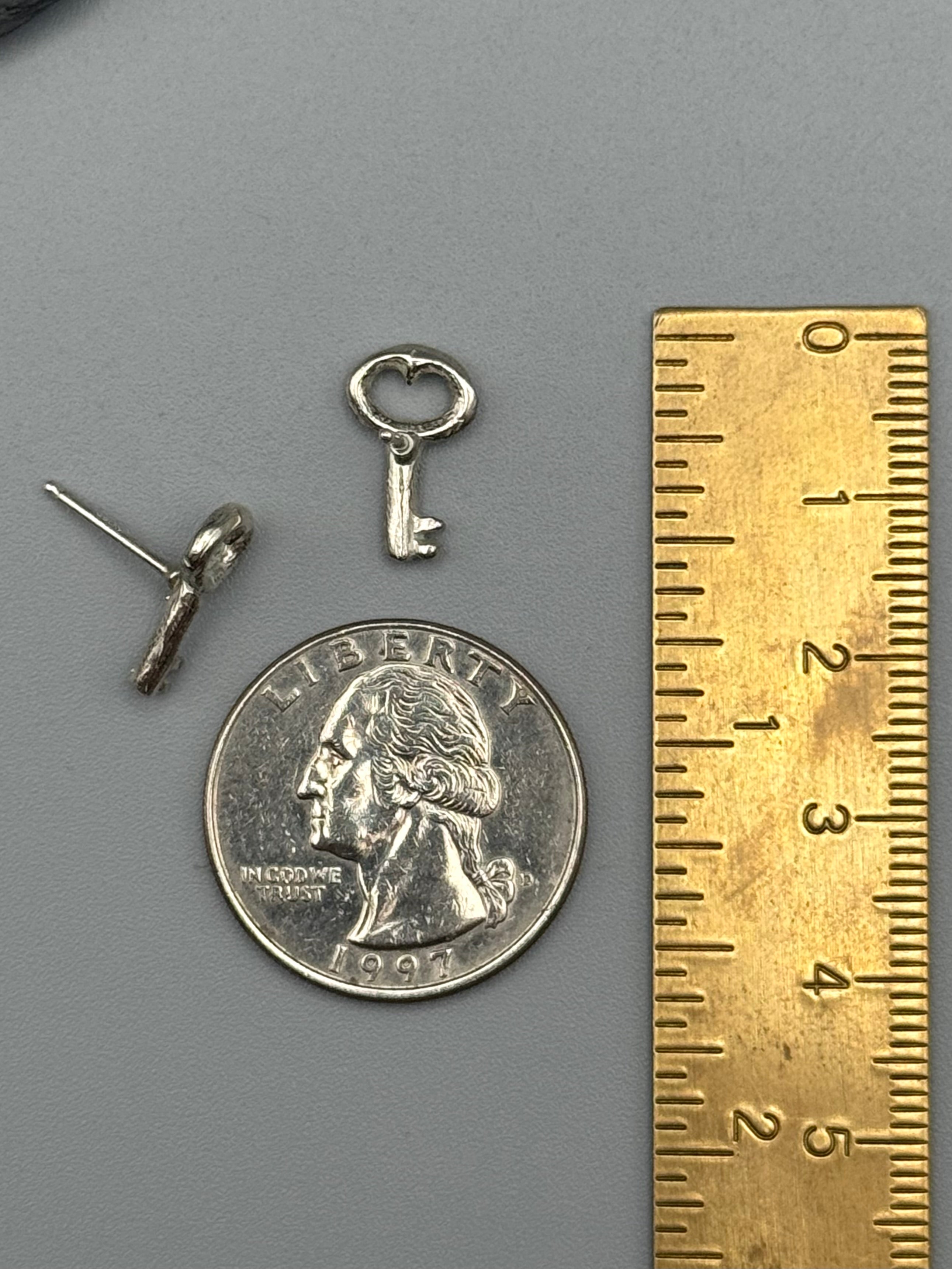 •KEY• silver stud earrings