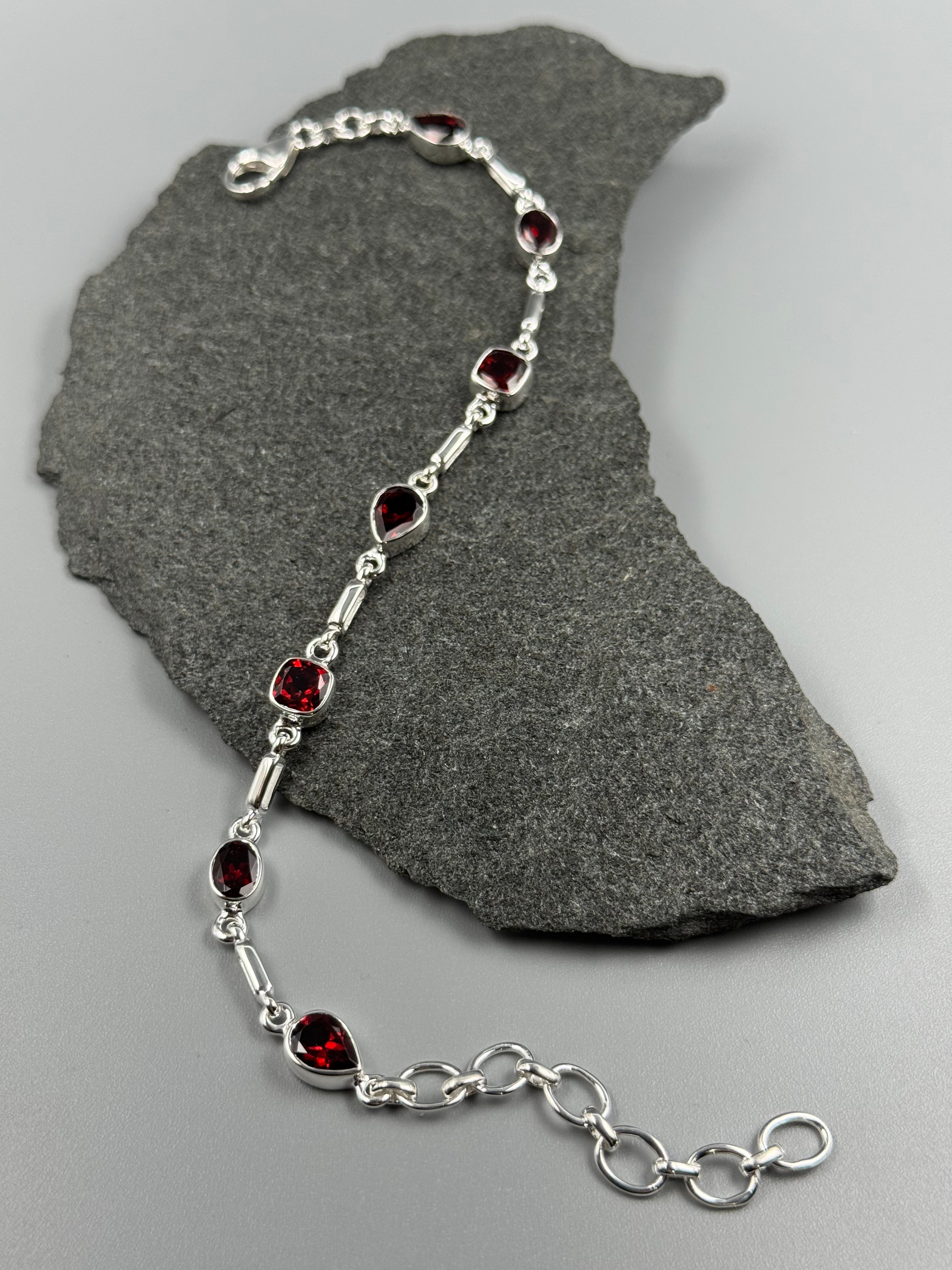 •LIL' GARNET - GEO MIX• linked silver bracelet (7.25" - 9")