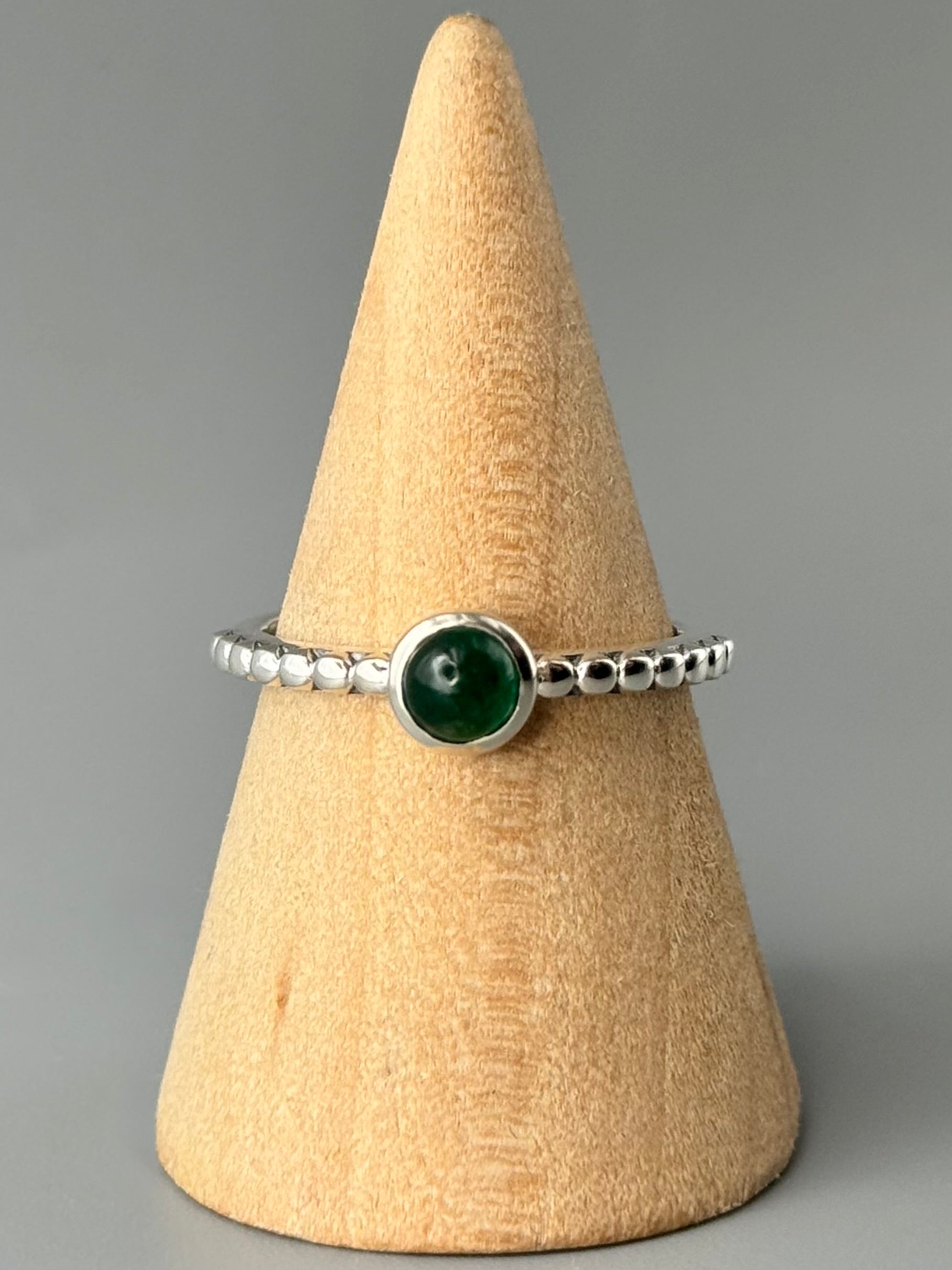 •EMERALD - DITSY• sterling silver ring (various sizes)
