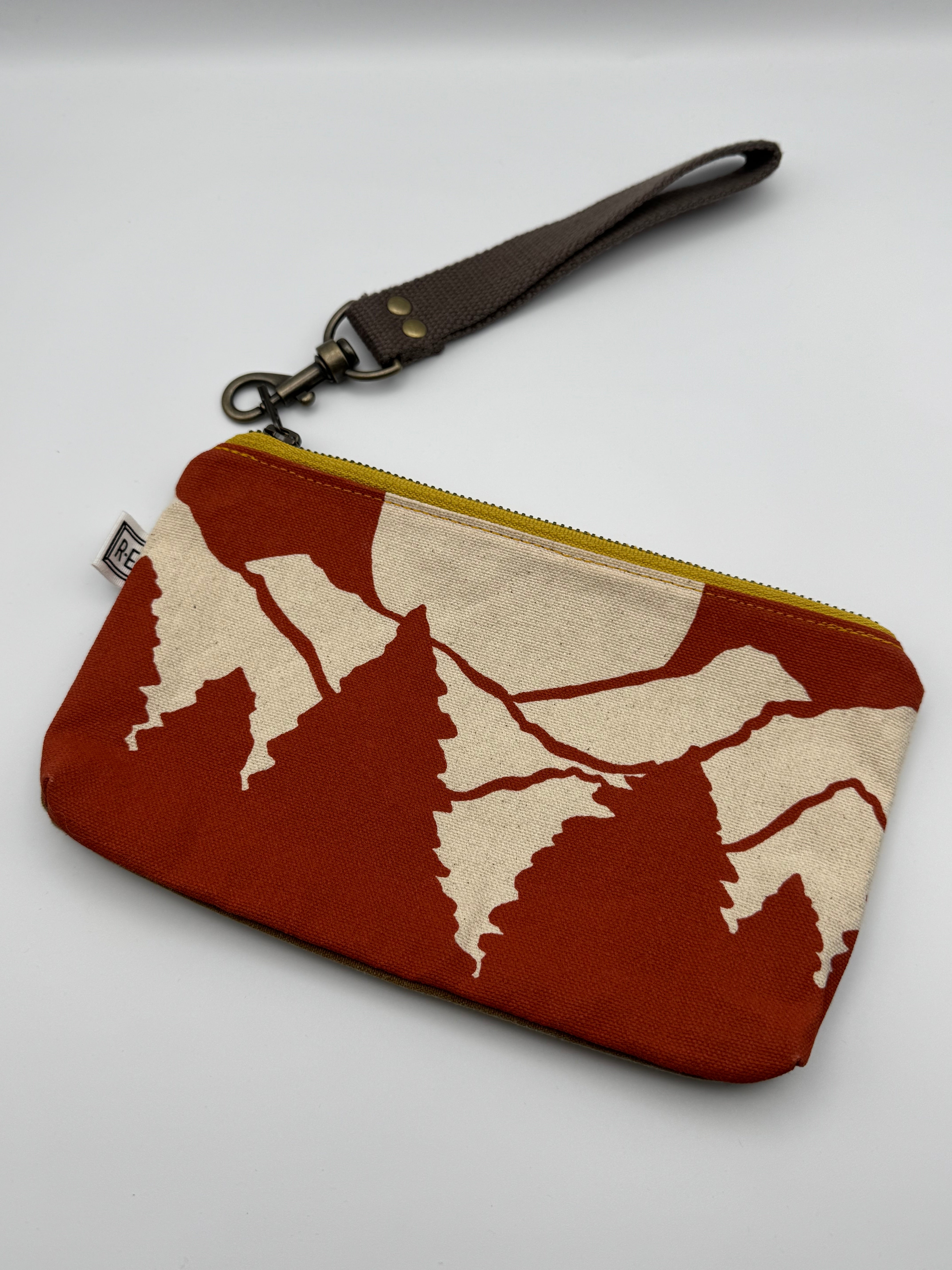 •MIDI WRISTLET - VISTA• waxed canvas clutch