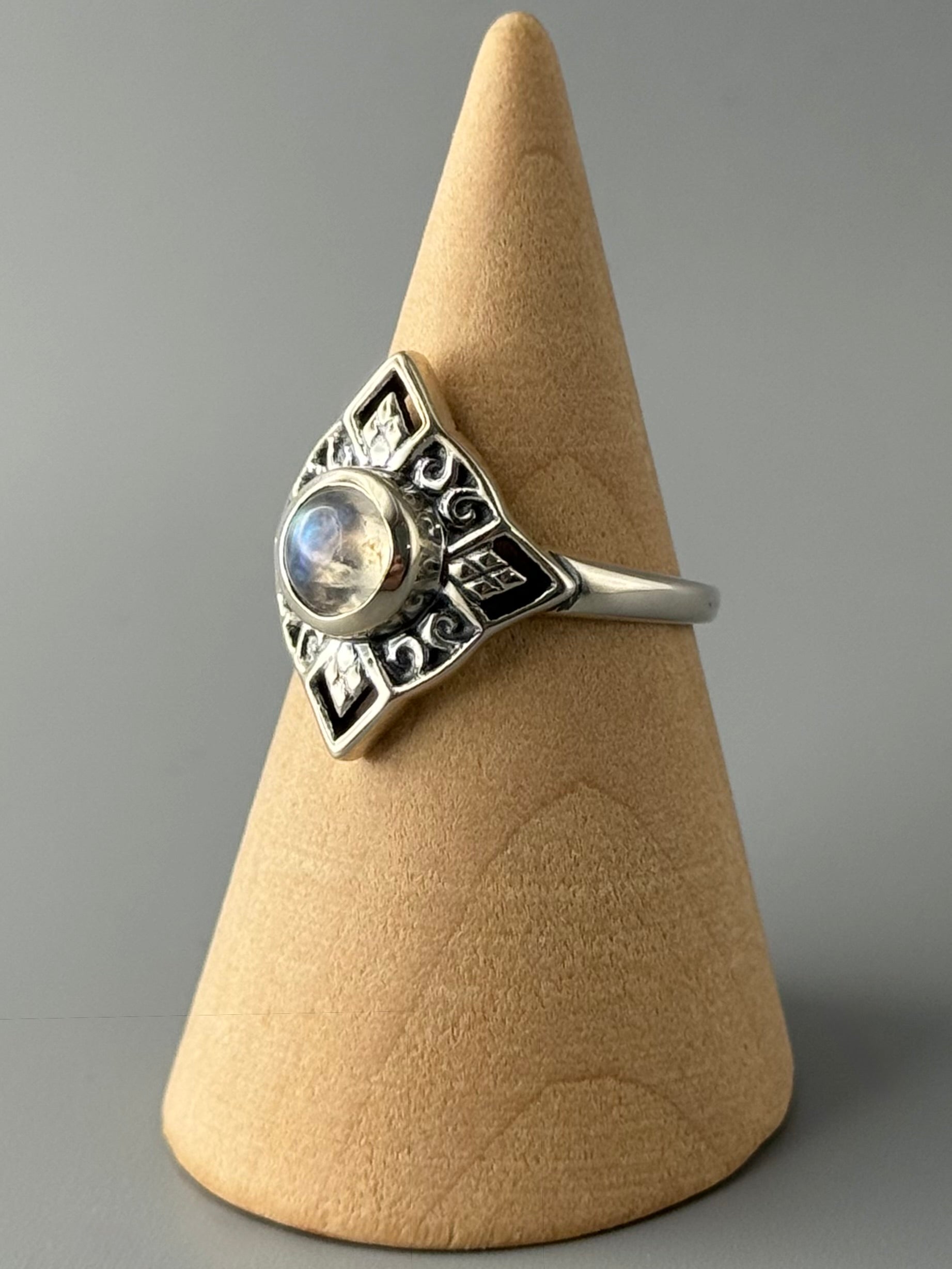 •RAINBOW MOONSTONE - CITADEL• decorative band silver ring (size 6.75)
