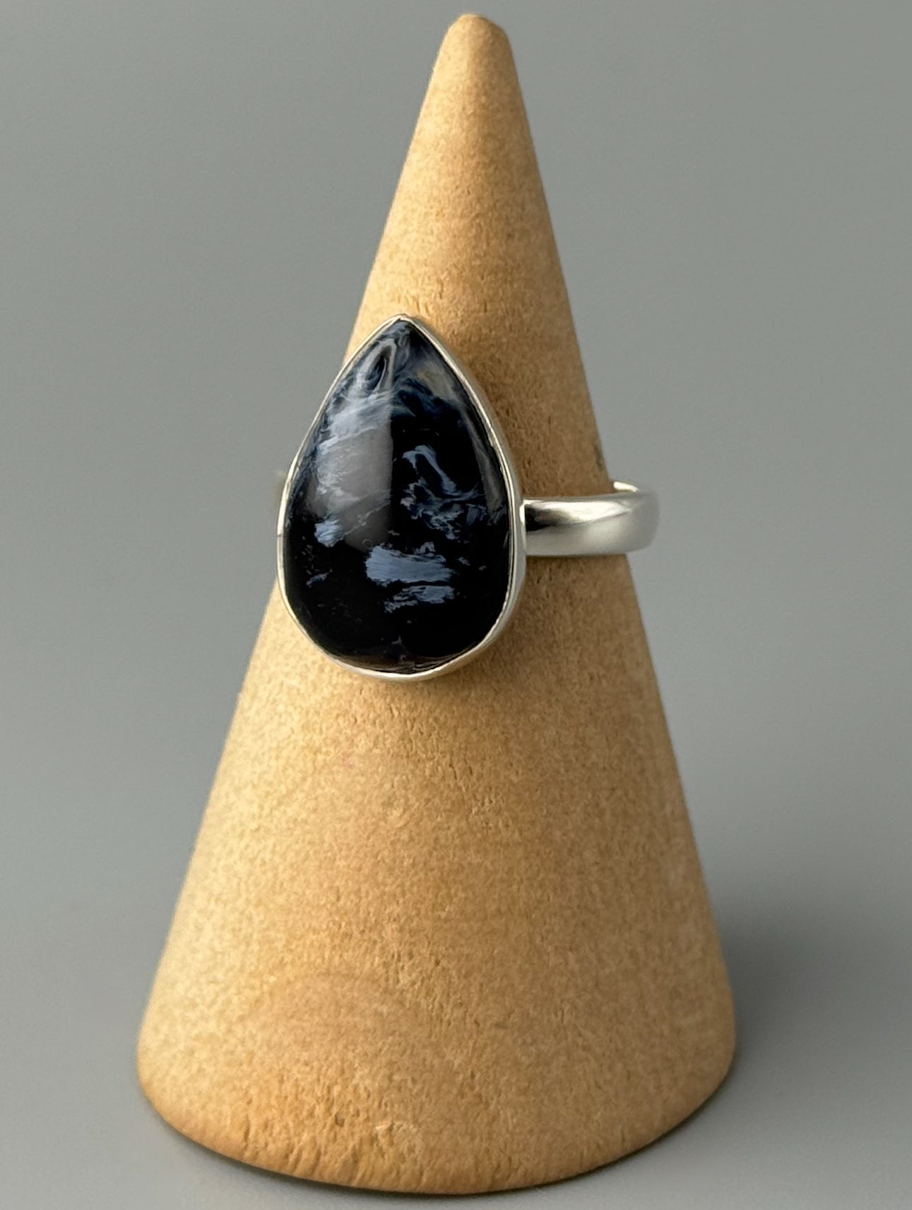 •PIETERSITE - TEAR• simple band silver ring (size 6)