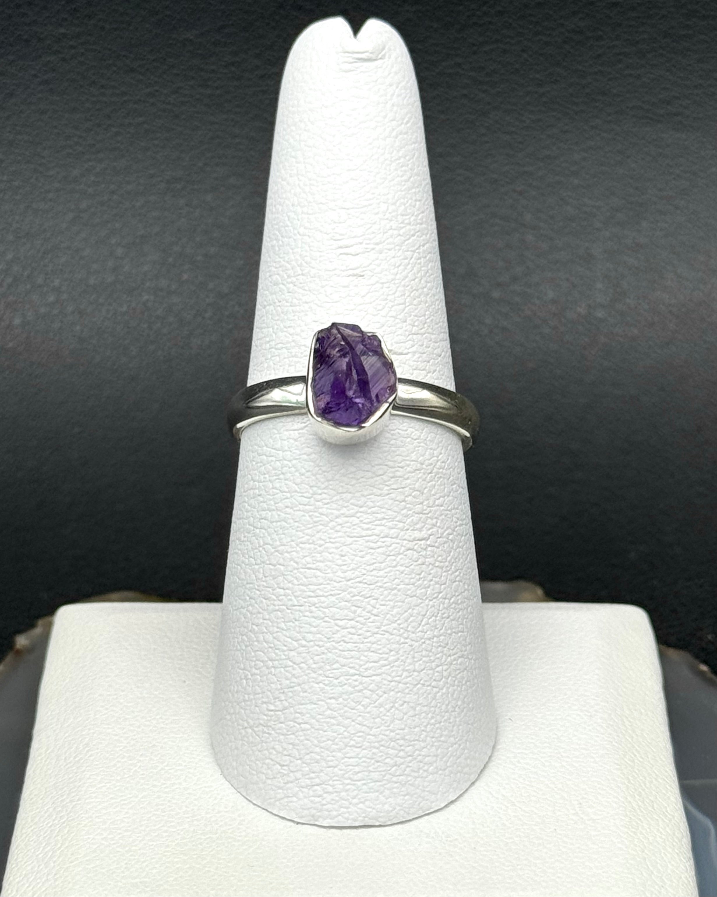 •AMETHYST - LIL' FREEFORM• silver ring (various sizes)