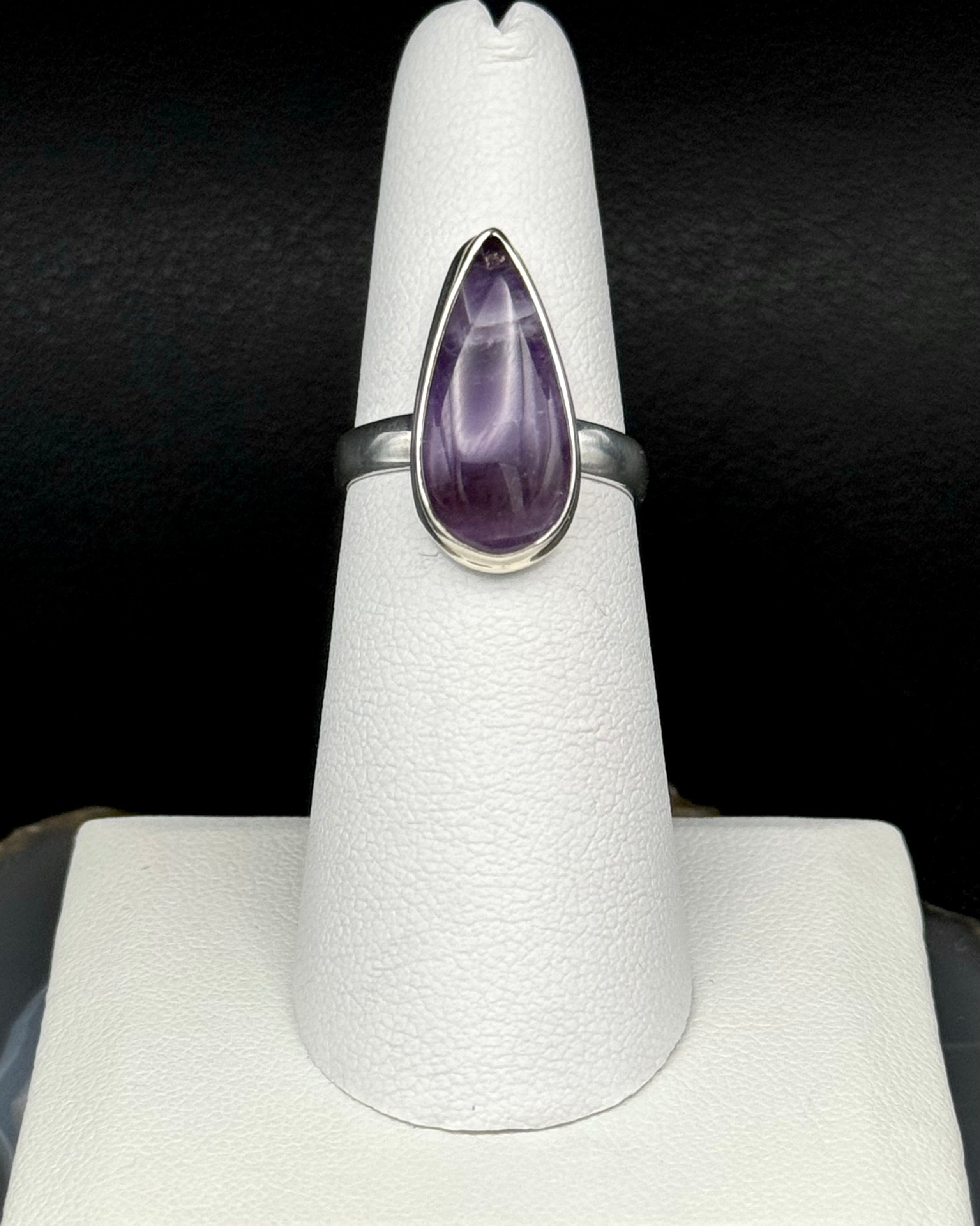 •CHEVRON AMETHYST - LARGE TEARDROP• silver ring (size 6)