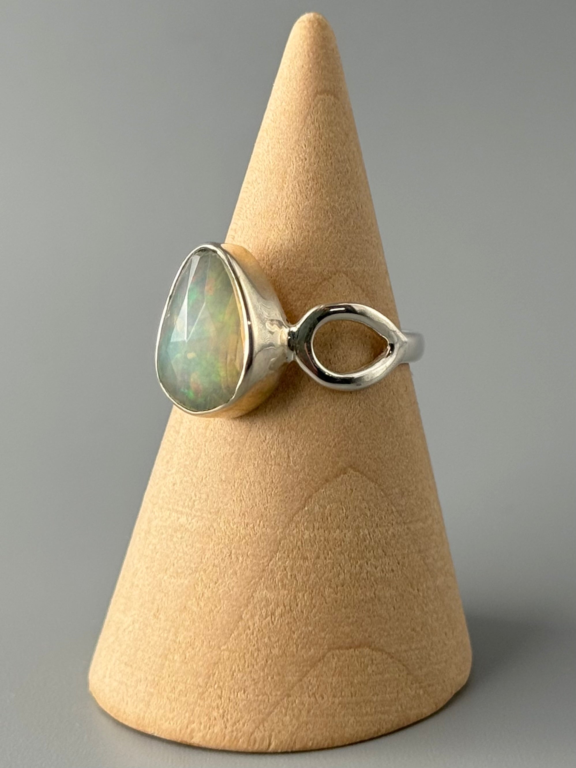 •FACETED ETHIOPIAN OPAL - DROPLETS• silver ring (size 6.75)
